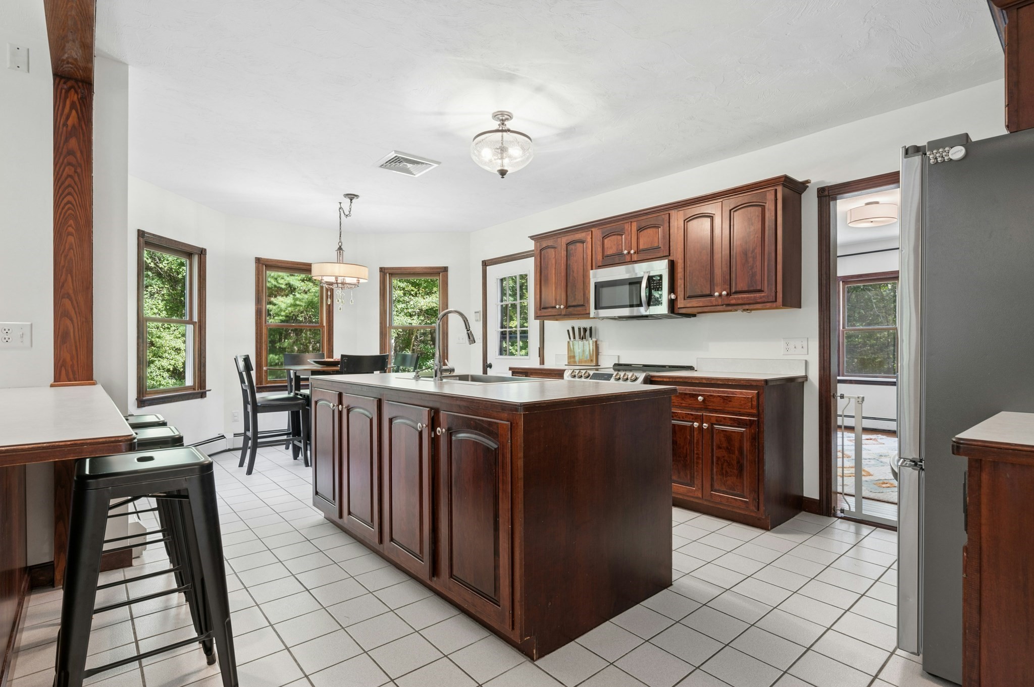 17 Panettieri Dr. Property Photo 5