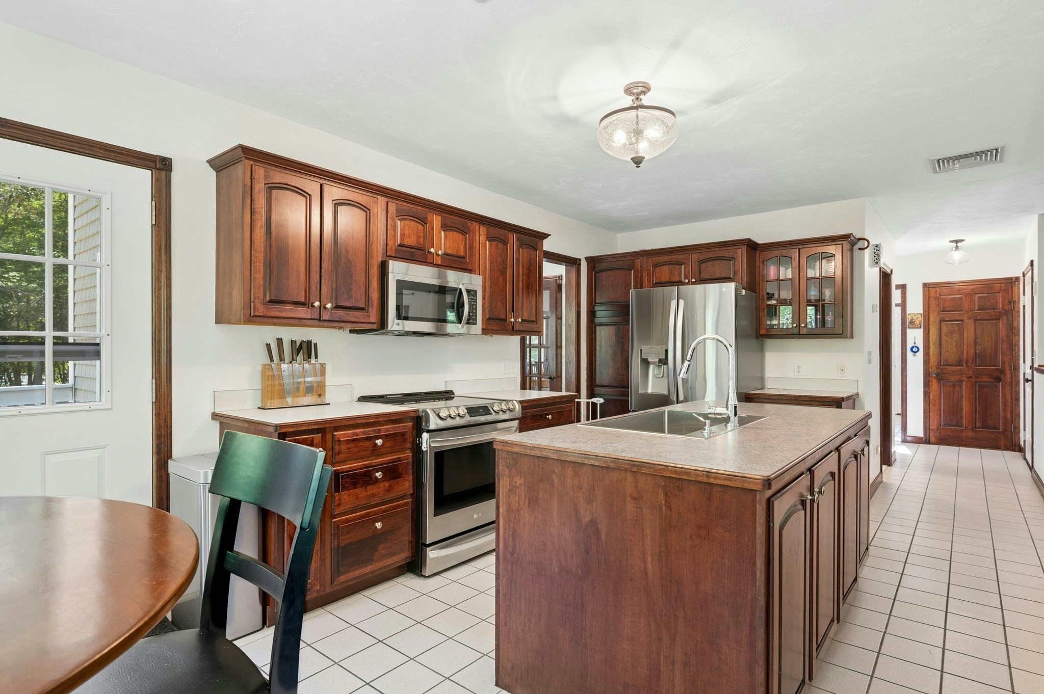 17 Panettieri Dr. Property Photo 7