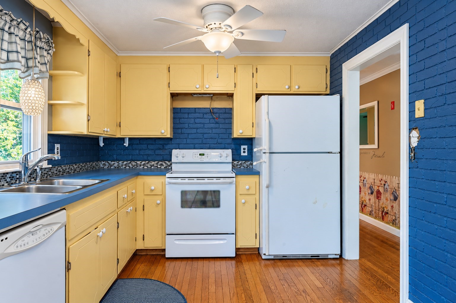 5 Glenwood Cir Property Photo 4