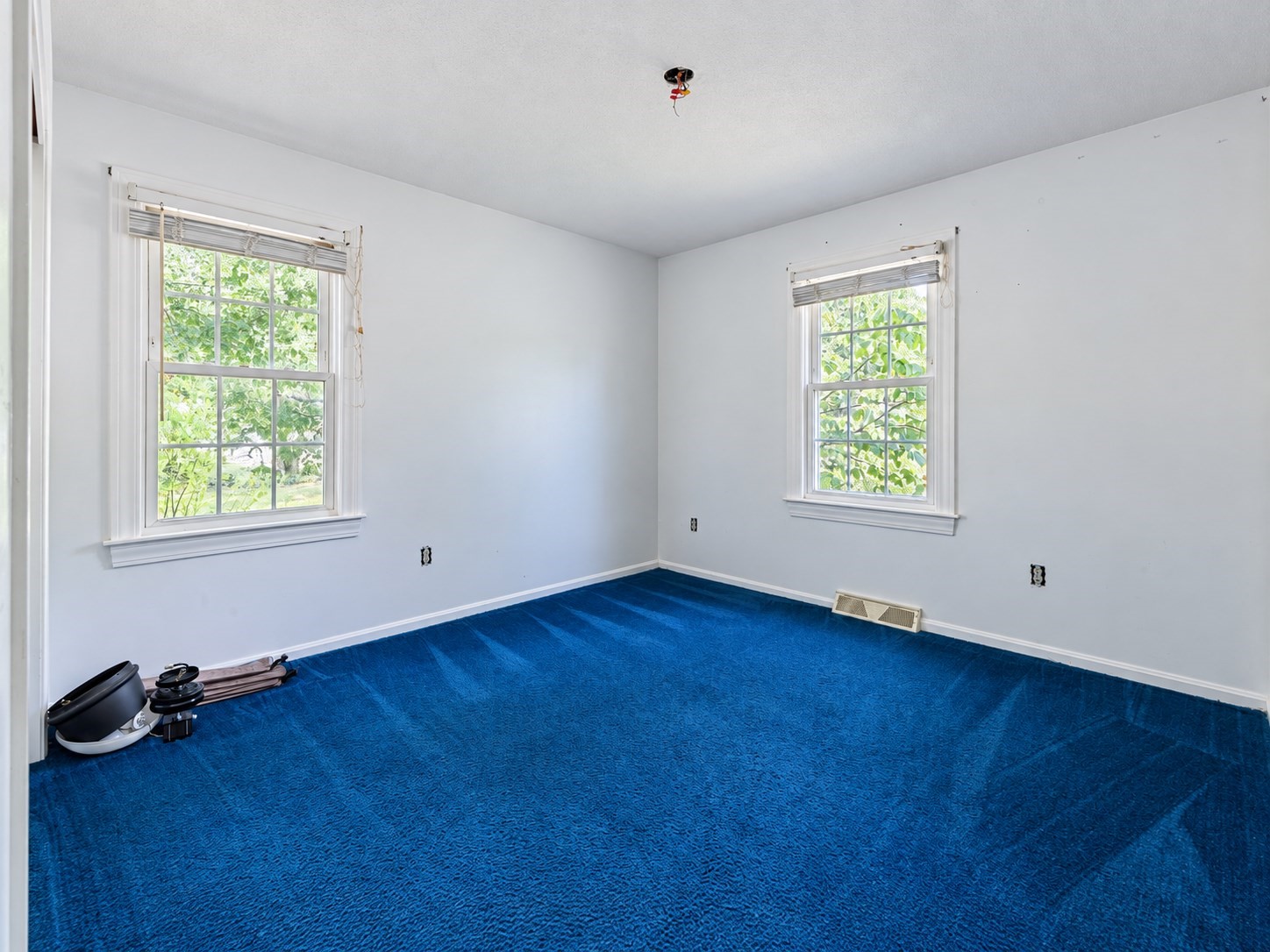 5 Glenwood Cir Property Photo 13