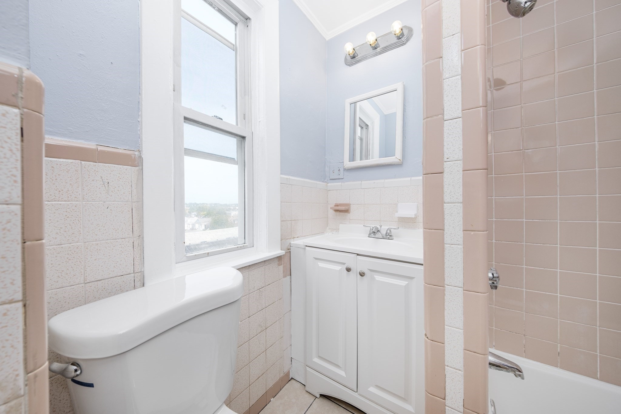 18 Edith Ave # 2 Property Photo 2