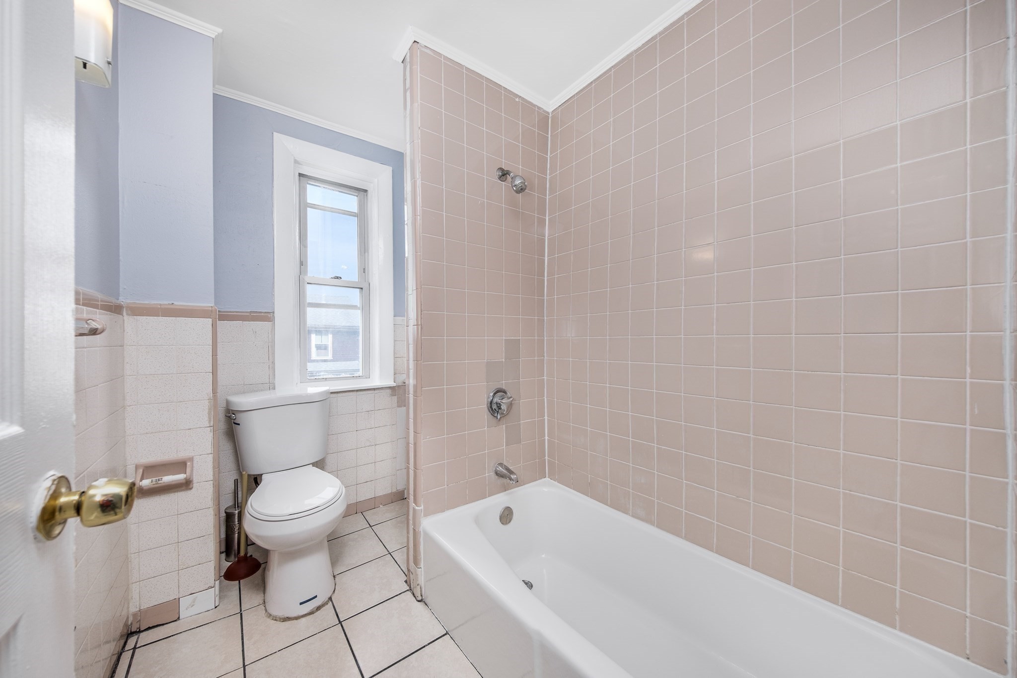 18 Edith Ave # 2 Property Photo 6