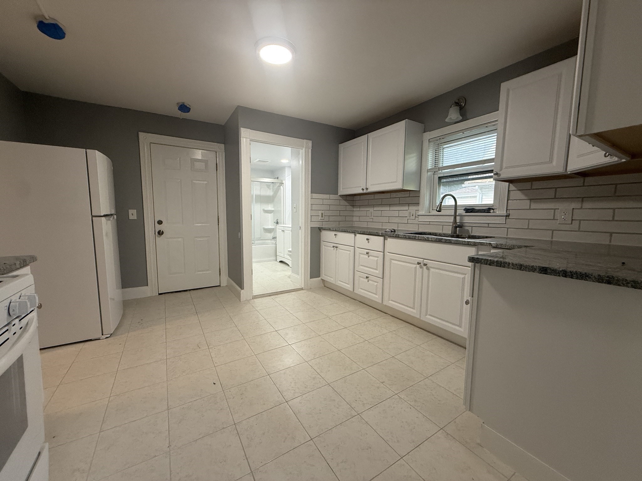 723 Main Property Photo 3