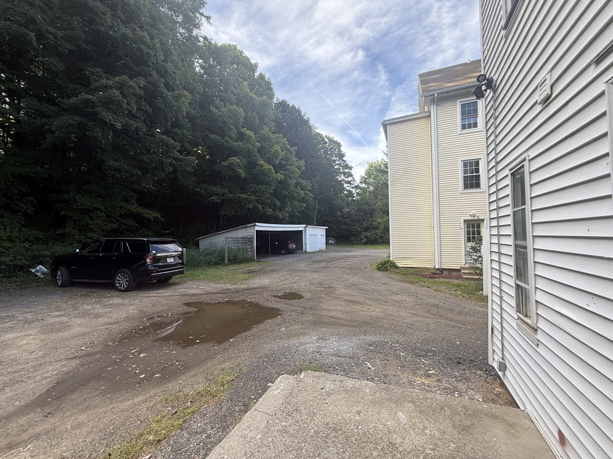 723 Main Property Photo 6