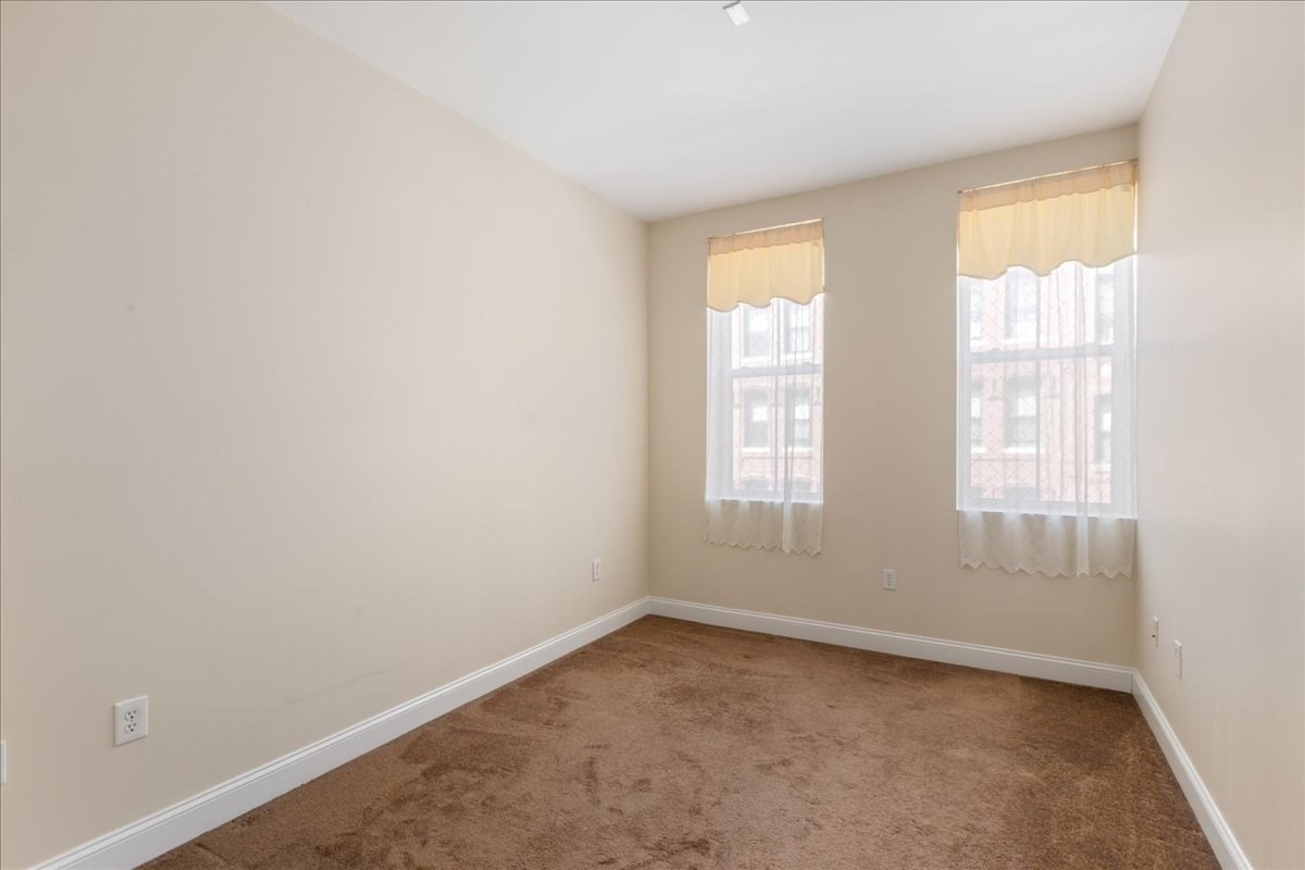 24 Washington St # 301 Property Photo 16