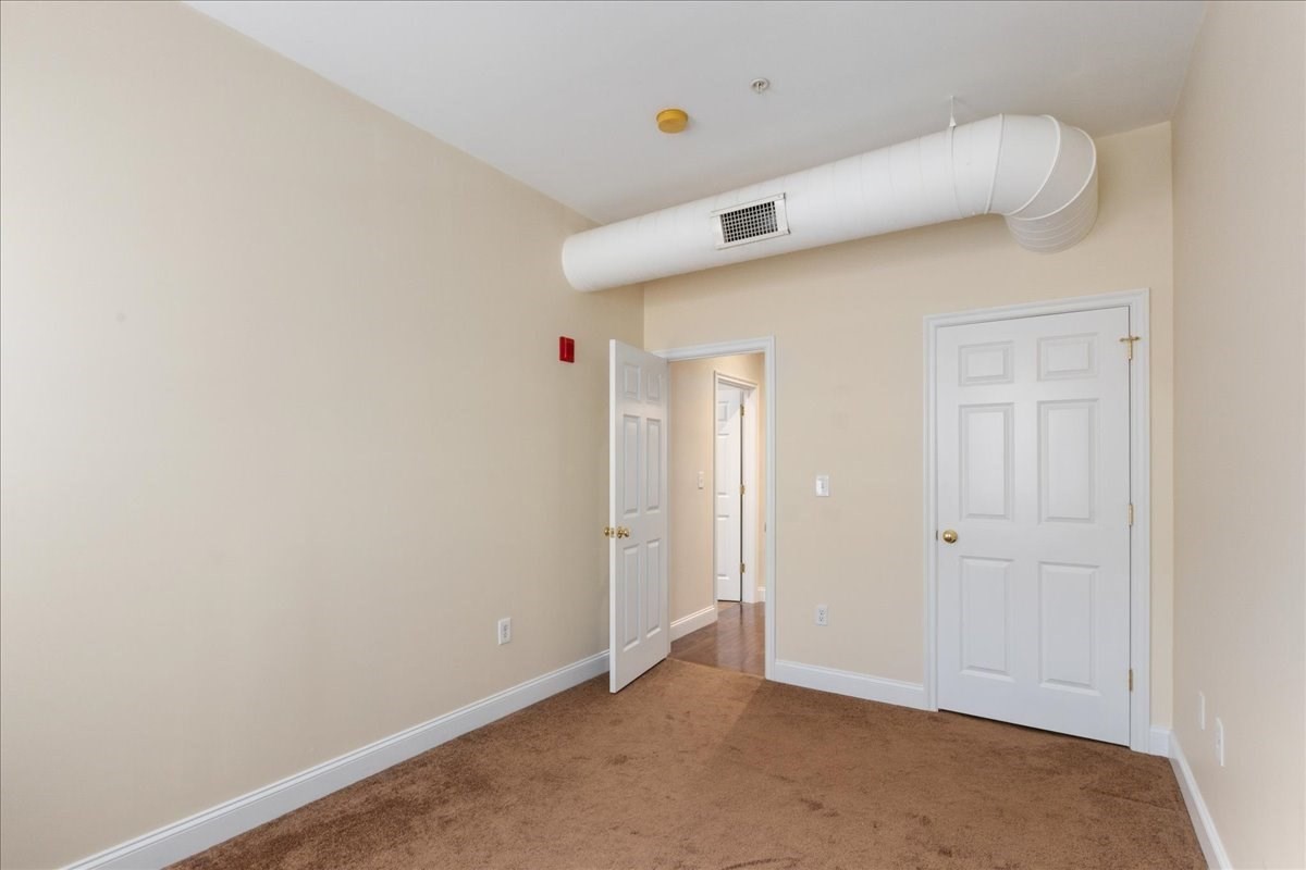 24 Washington St # 301 Property Photo 17