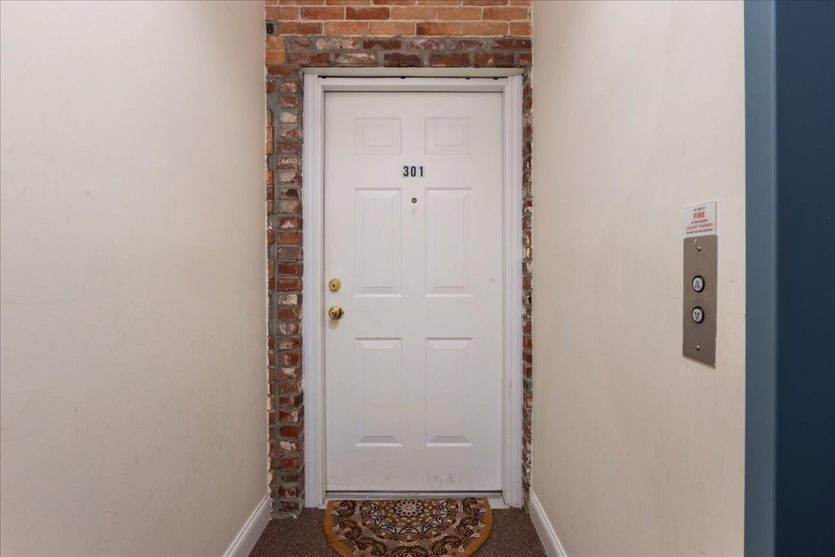 24 Washington St # 301 Property Photo 23