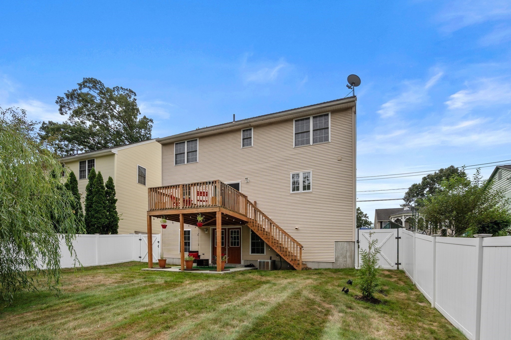 109 Appleton St Property Photo 34