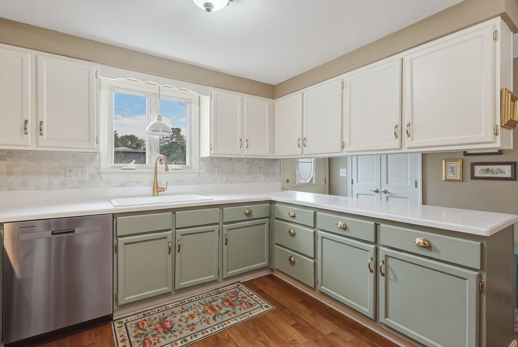 20 Lawrence Ave # 49 Property Photo 9