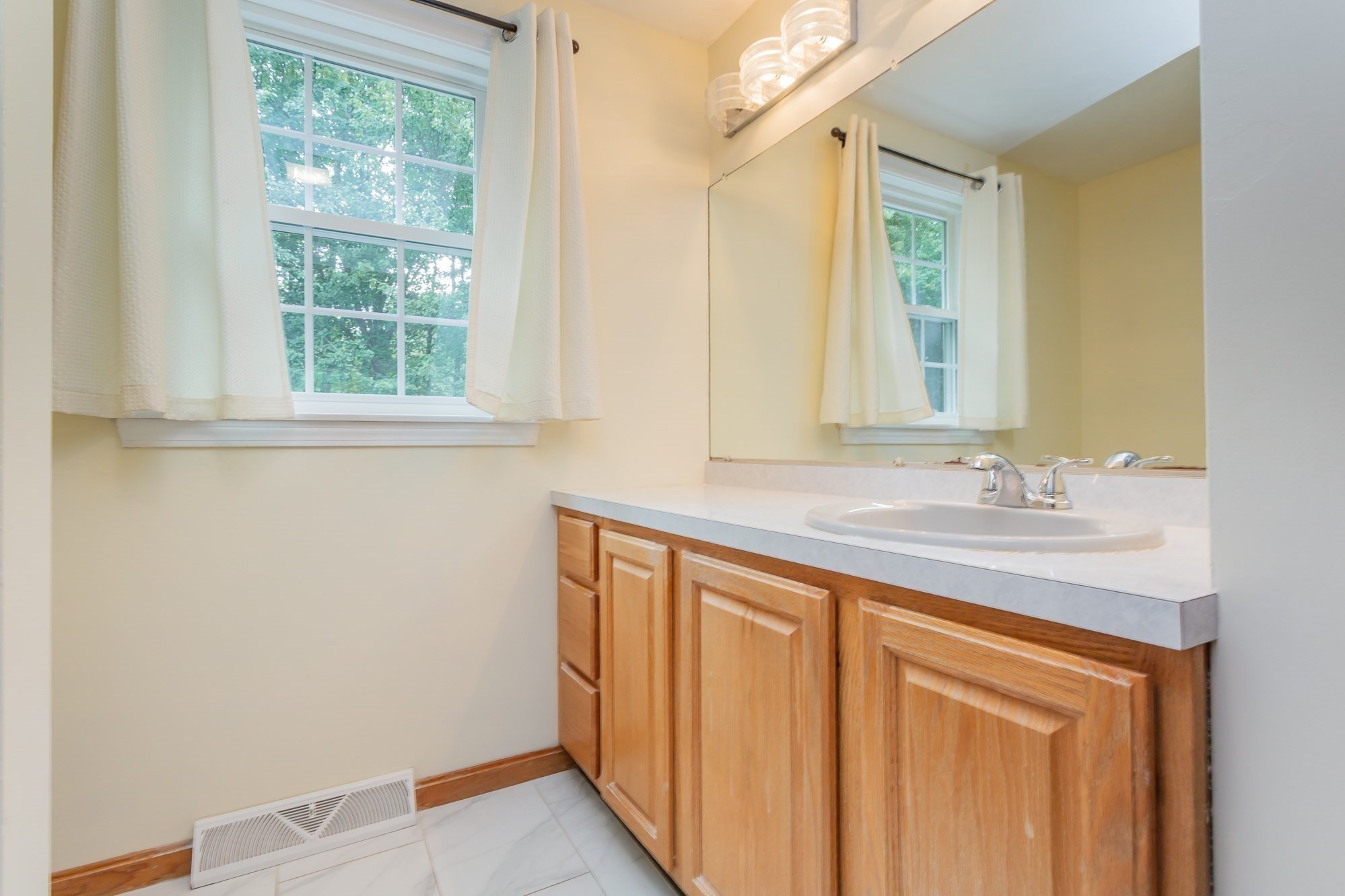27 Gretchen Way Property Photo 12