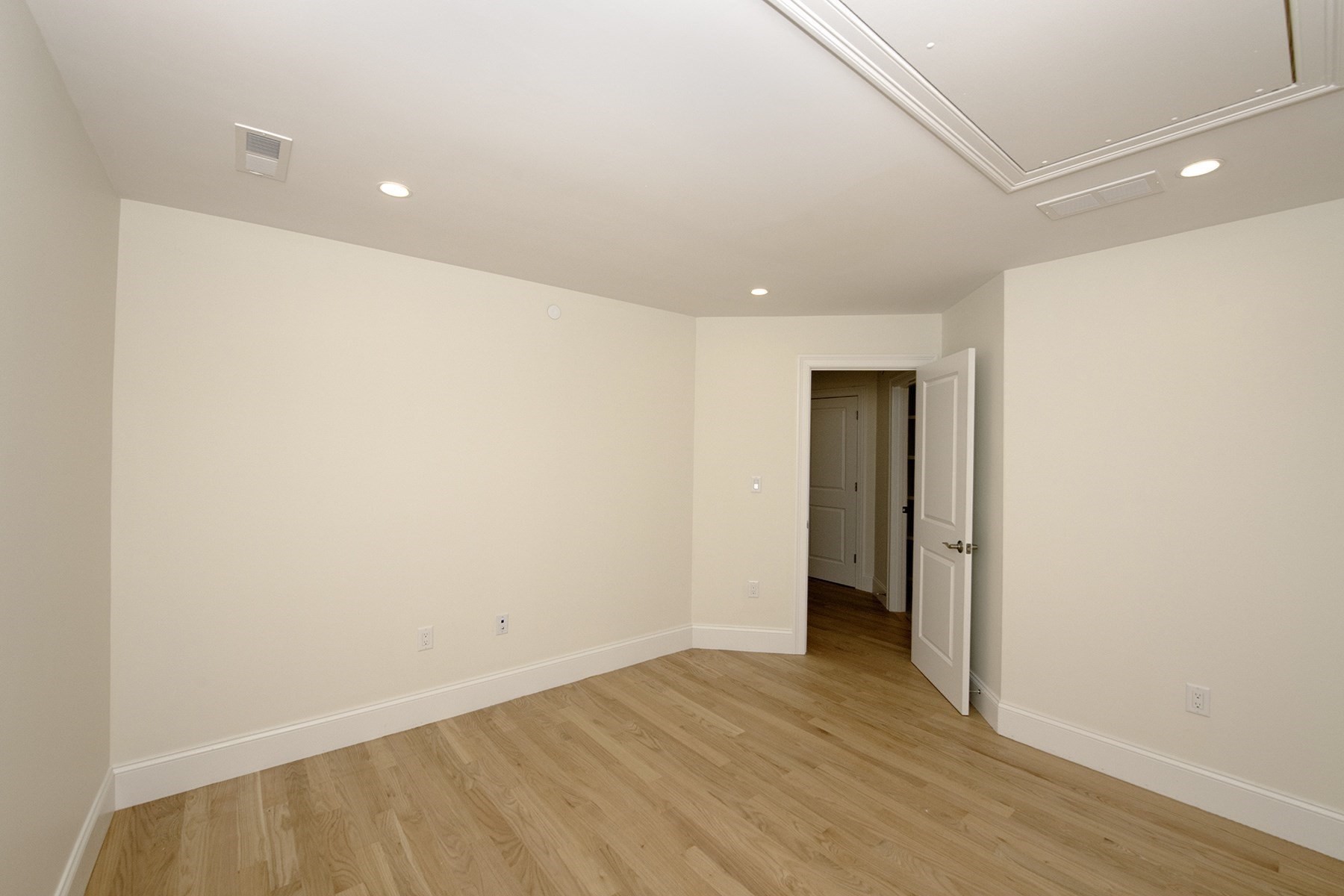 21 Clubview Dr # 21 Property Photo 24