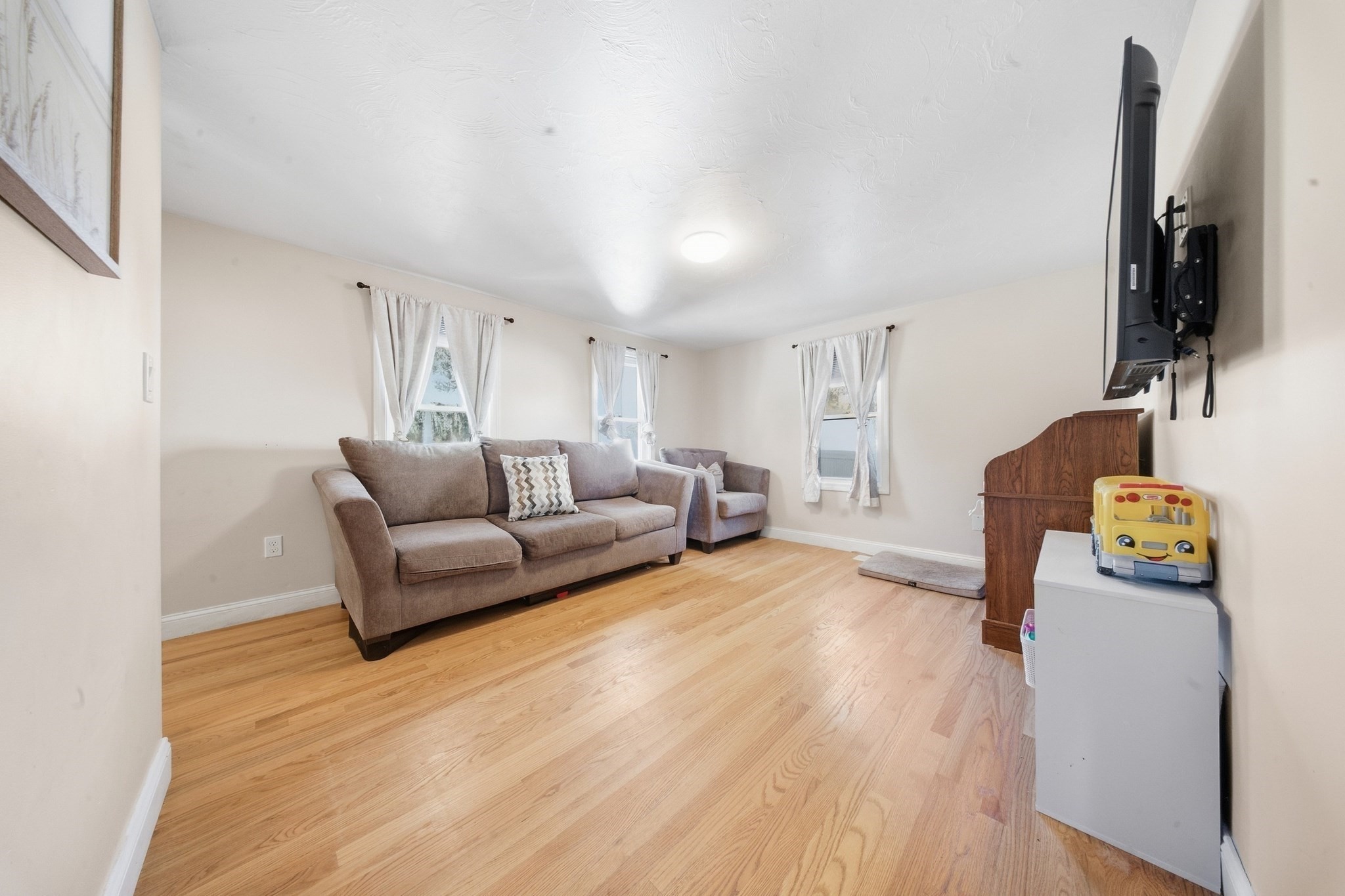128 Howe St Property Photo 12