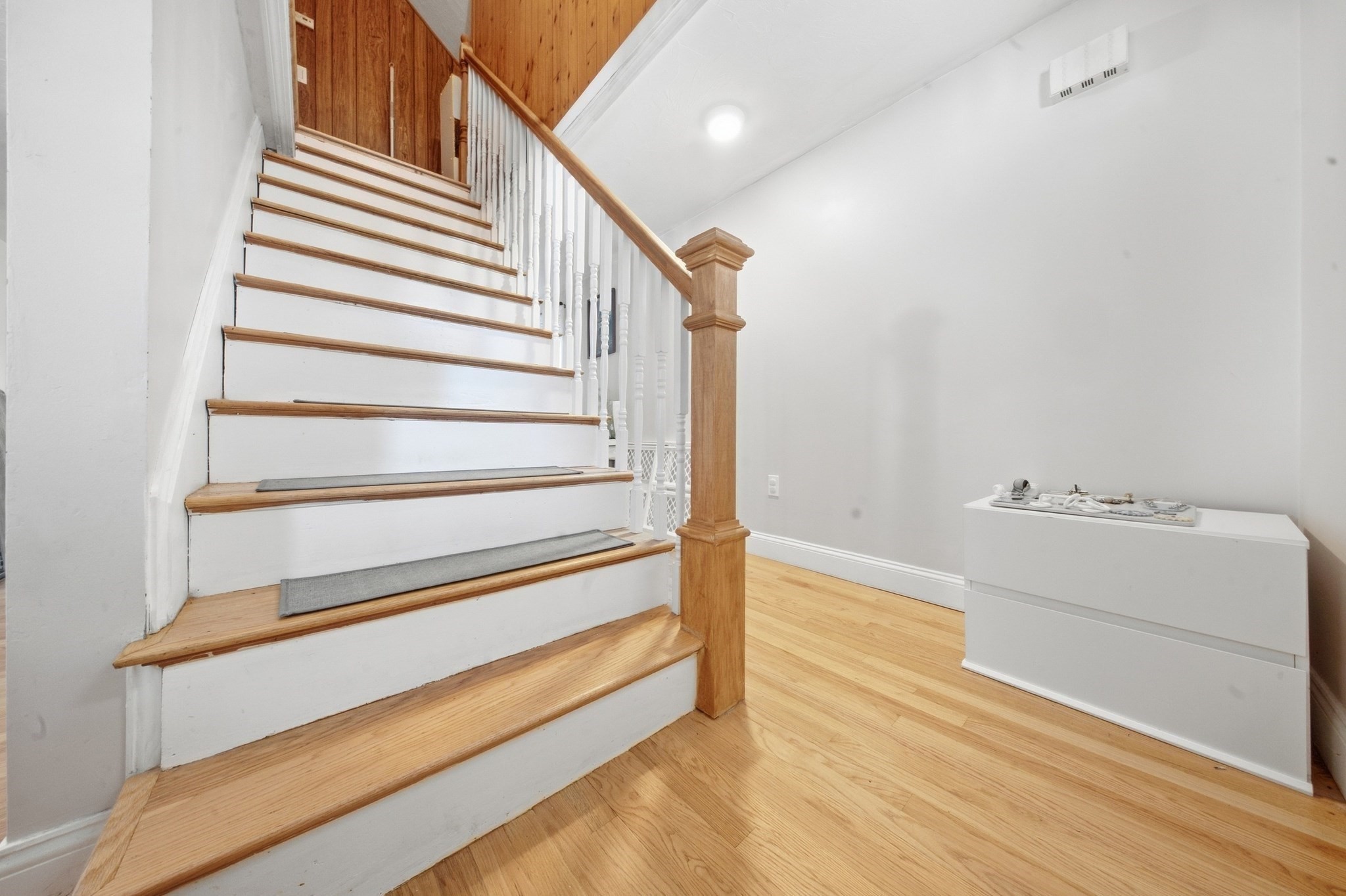 128 Howe St Property Photo 14