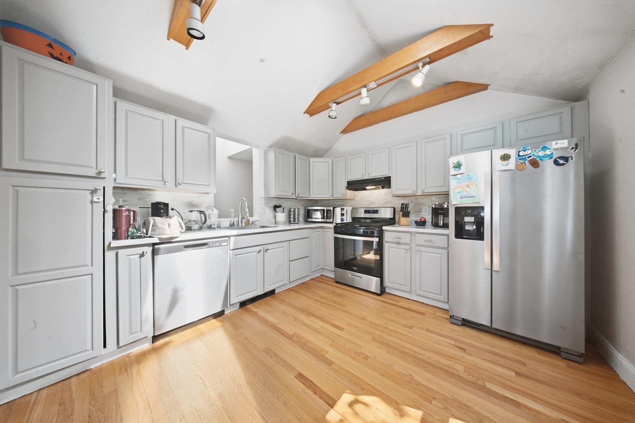 128 Howe St Property Photo 18