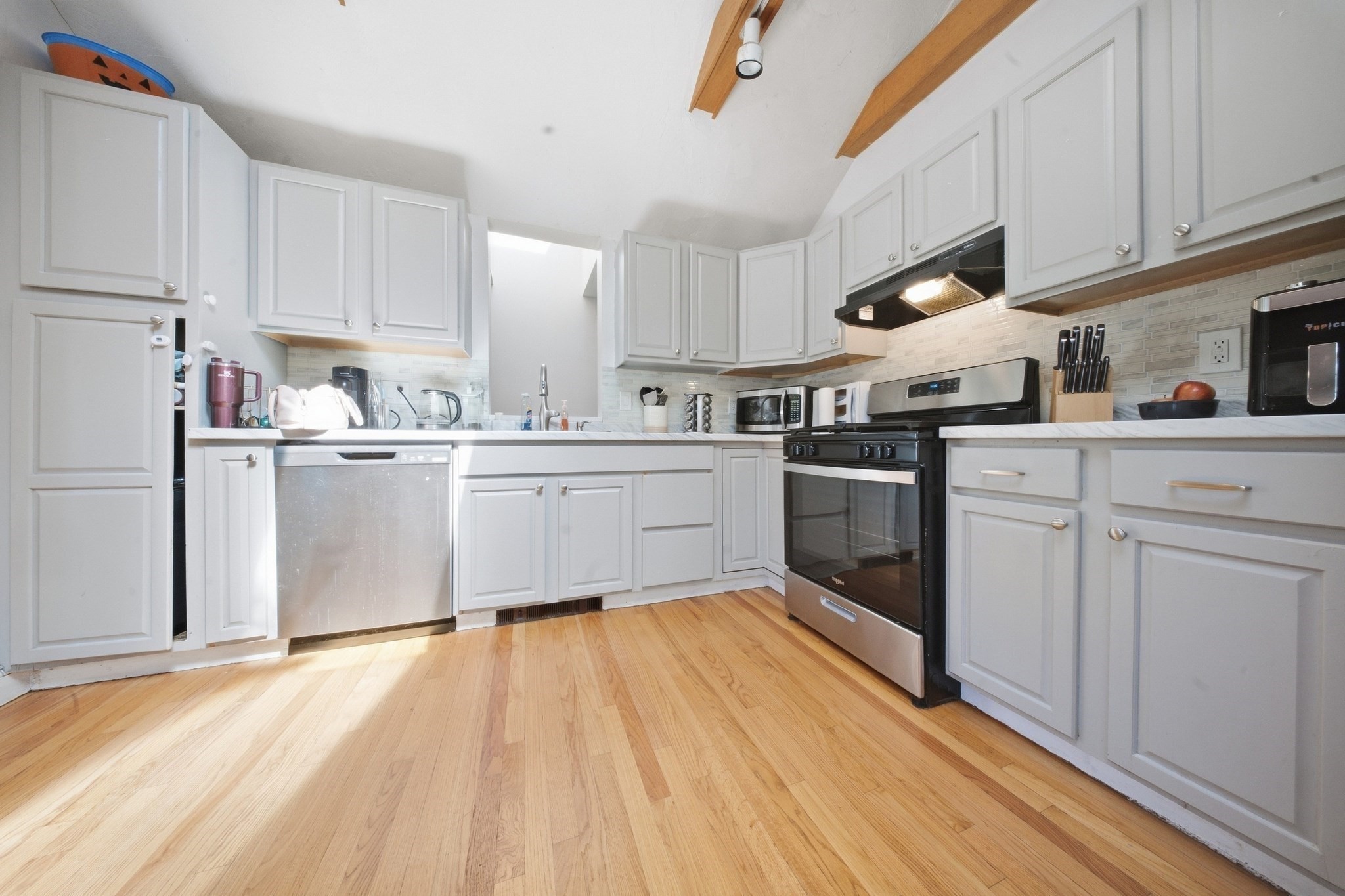 128 Howe St Property Photo 19