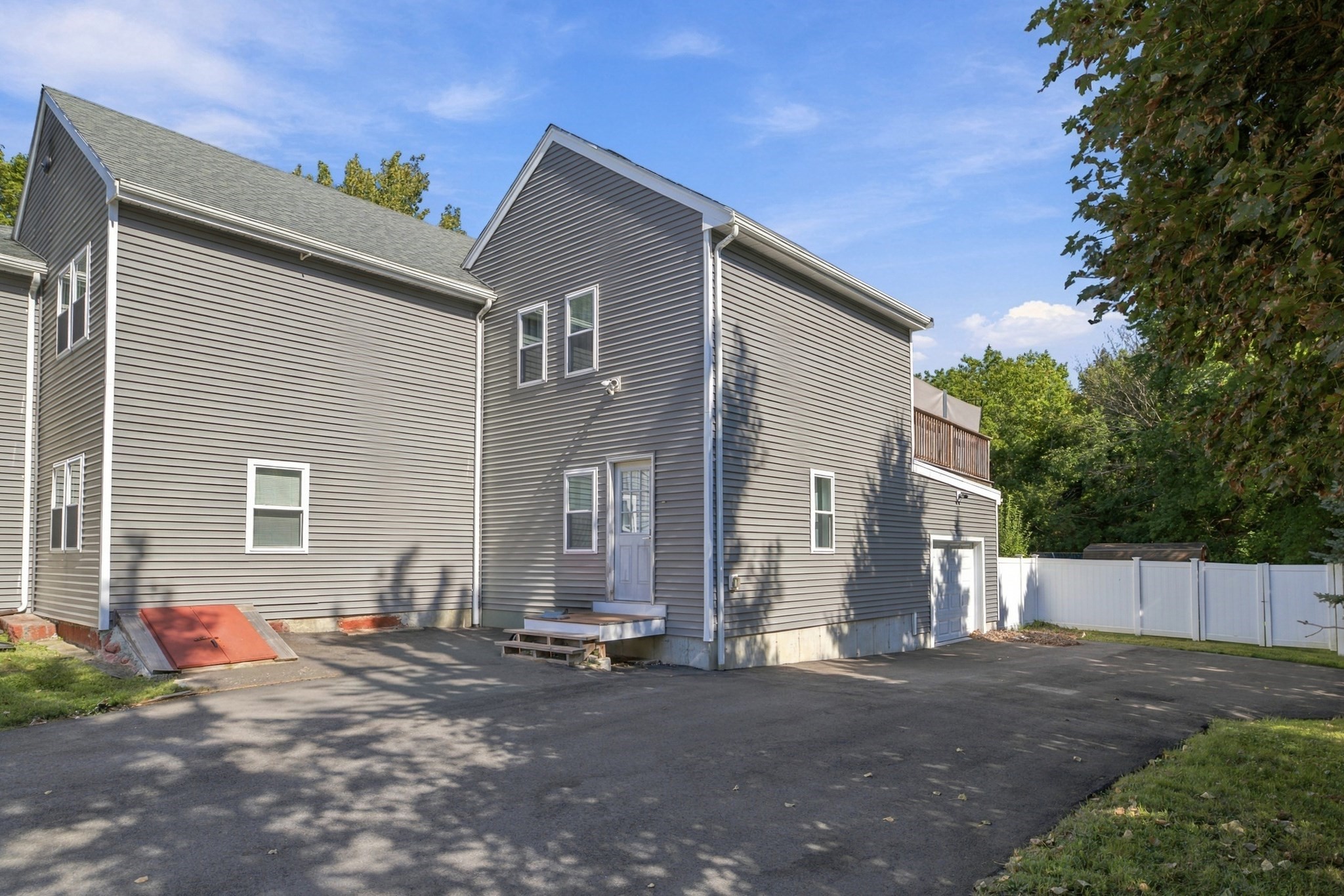 463 Pleasant Street Property Photo 3