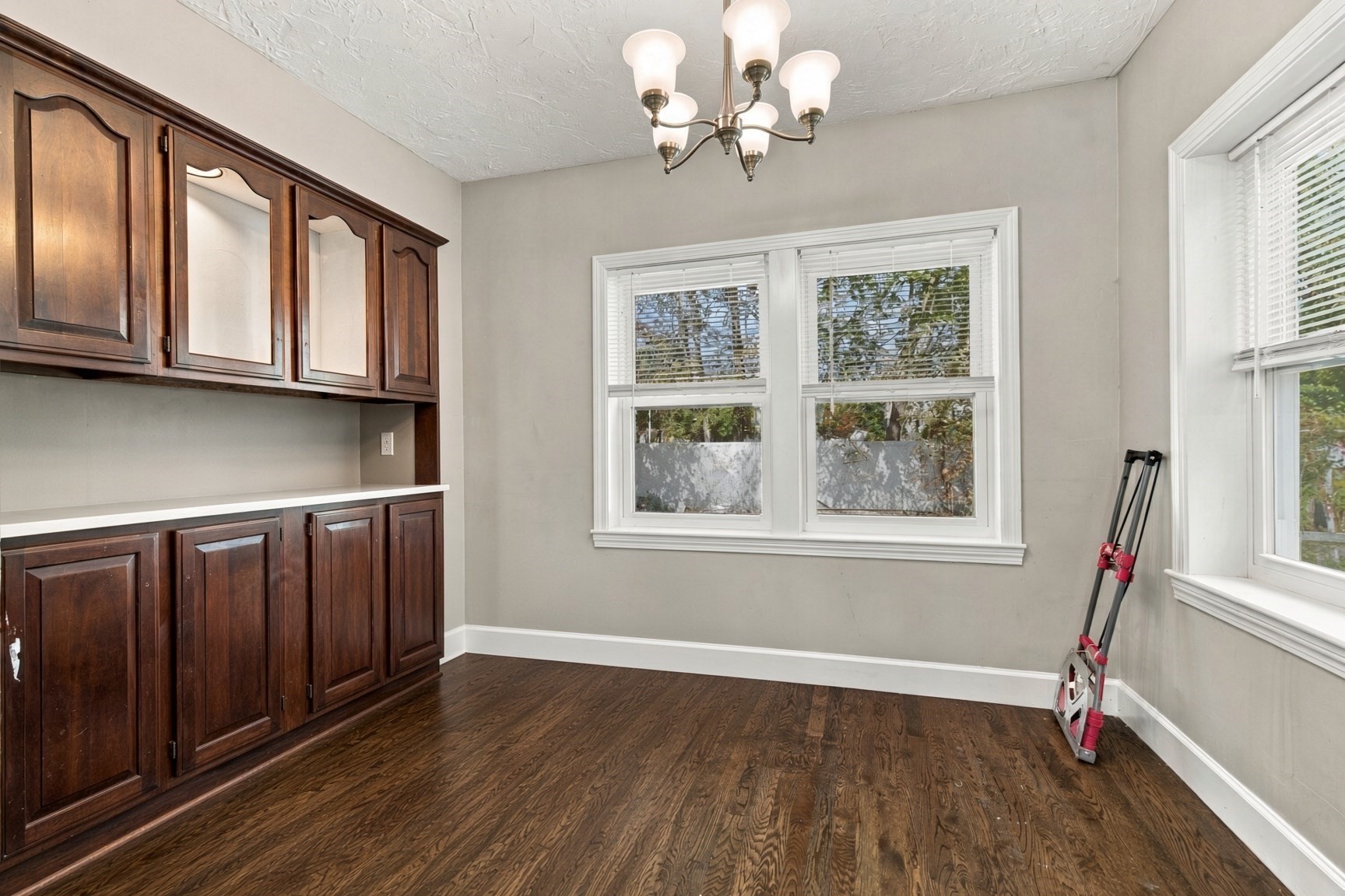 463 Pleasant Street Property Photo 12