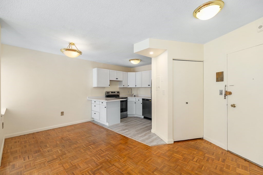300 Lynn Shore Dr # 410 Property Photo 26