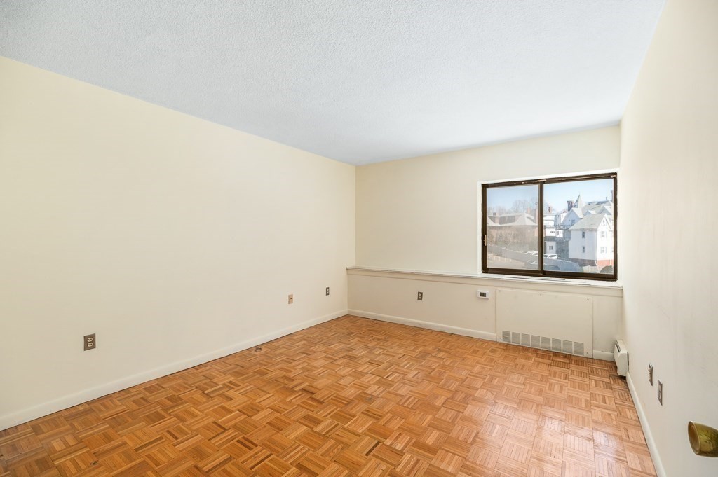 300 Lynn Shore Dr # 410 Property Photo 29