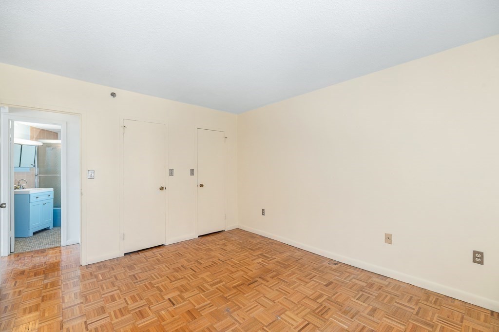 300 Lynn Shore Dr # 410 Property Photo 30