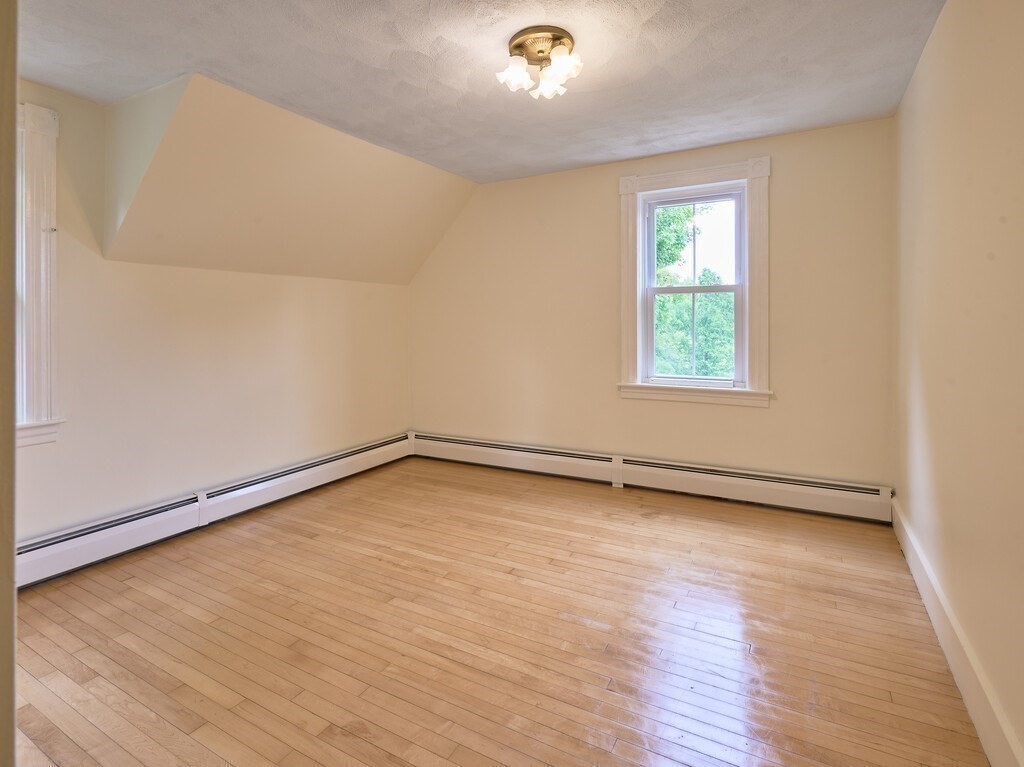 1903 Main St Property Photo 15