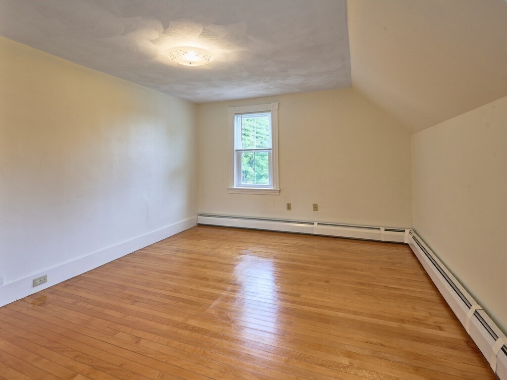 1903 Main St Property Photo 17