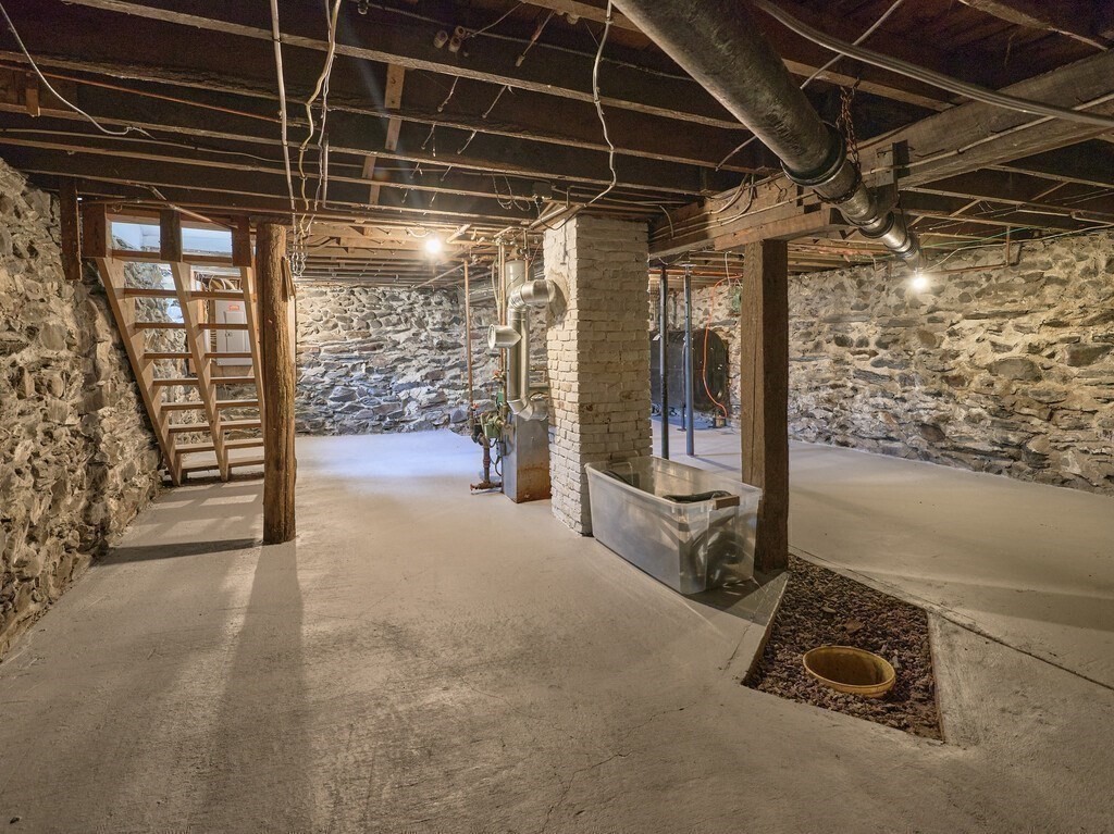 1903 Main St Property Photo 27