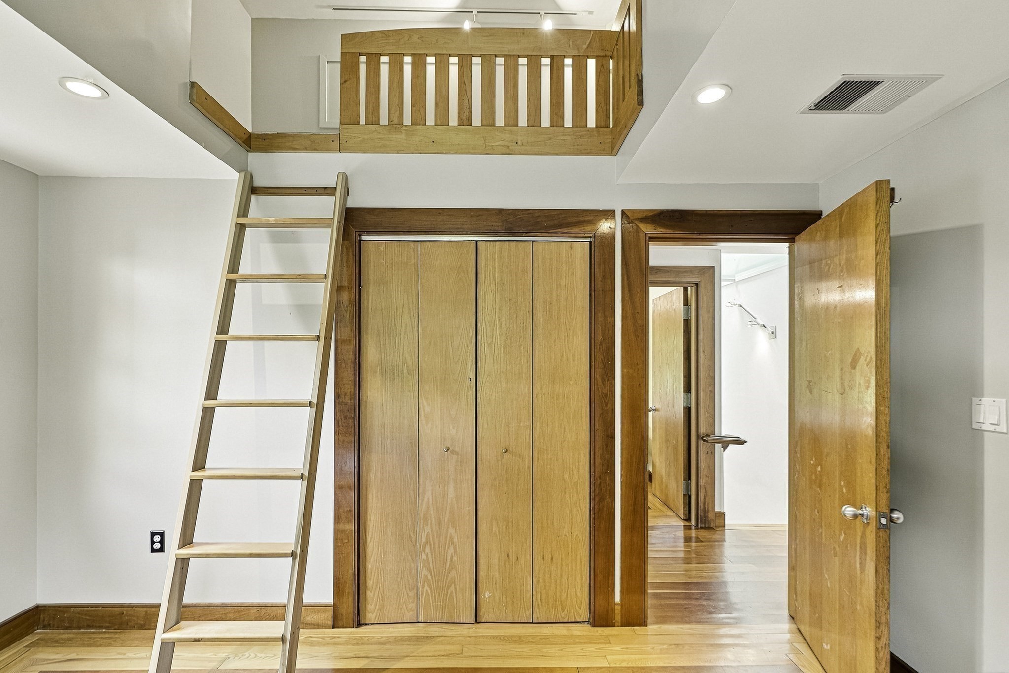 10 Half Moon Hill # 10 Property Photo 24