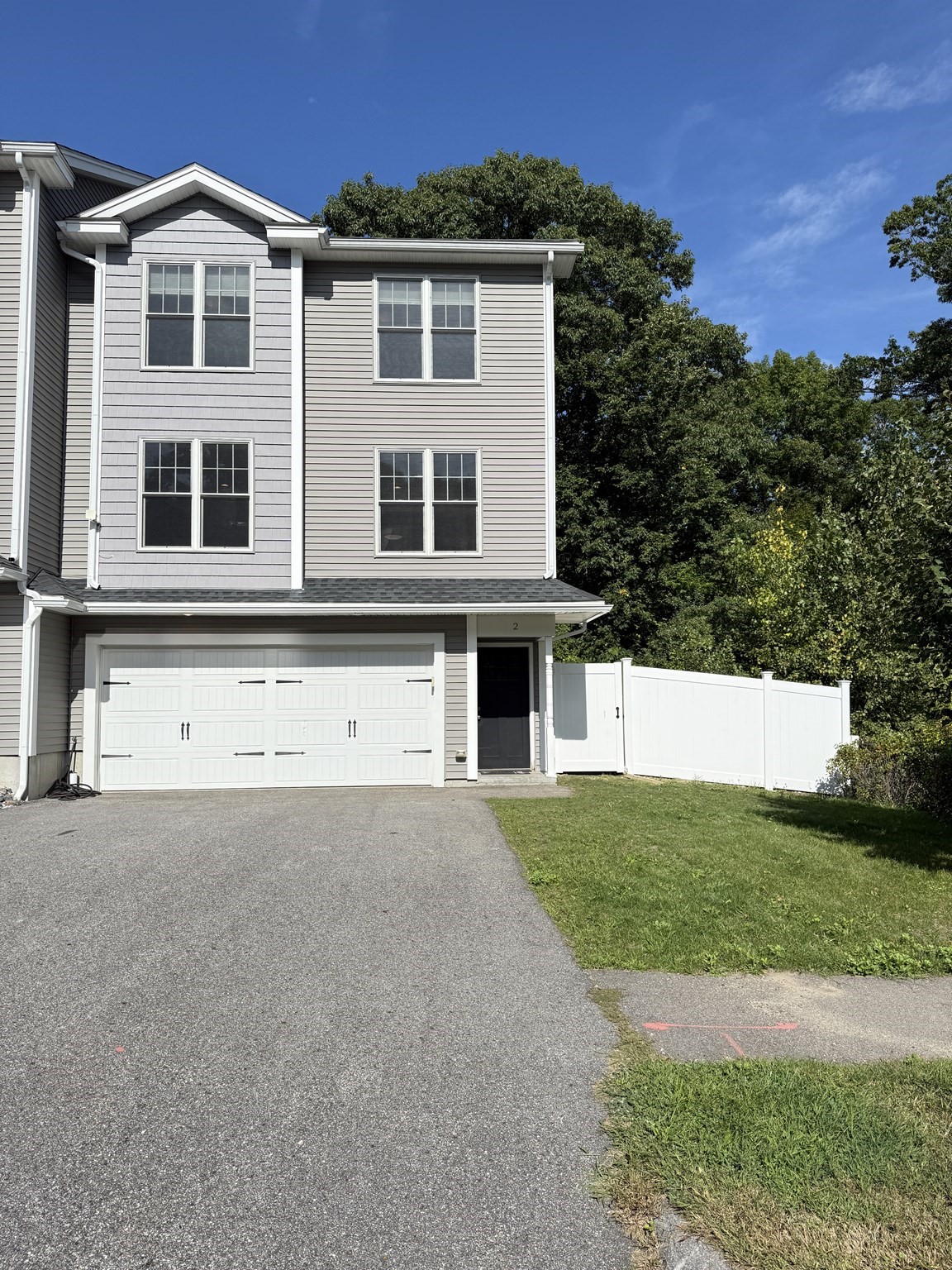 2 Burncoat Hts Property Photo 3
