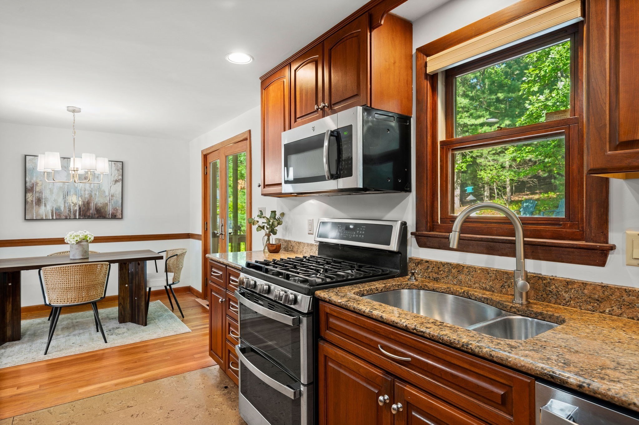 56 Skilton Ln Property Photo 11