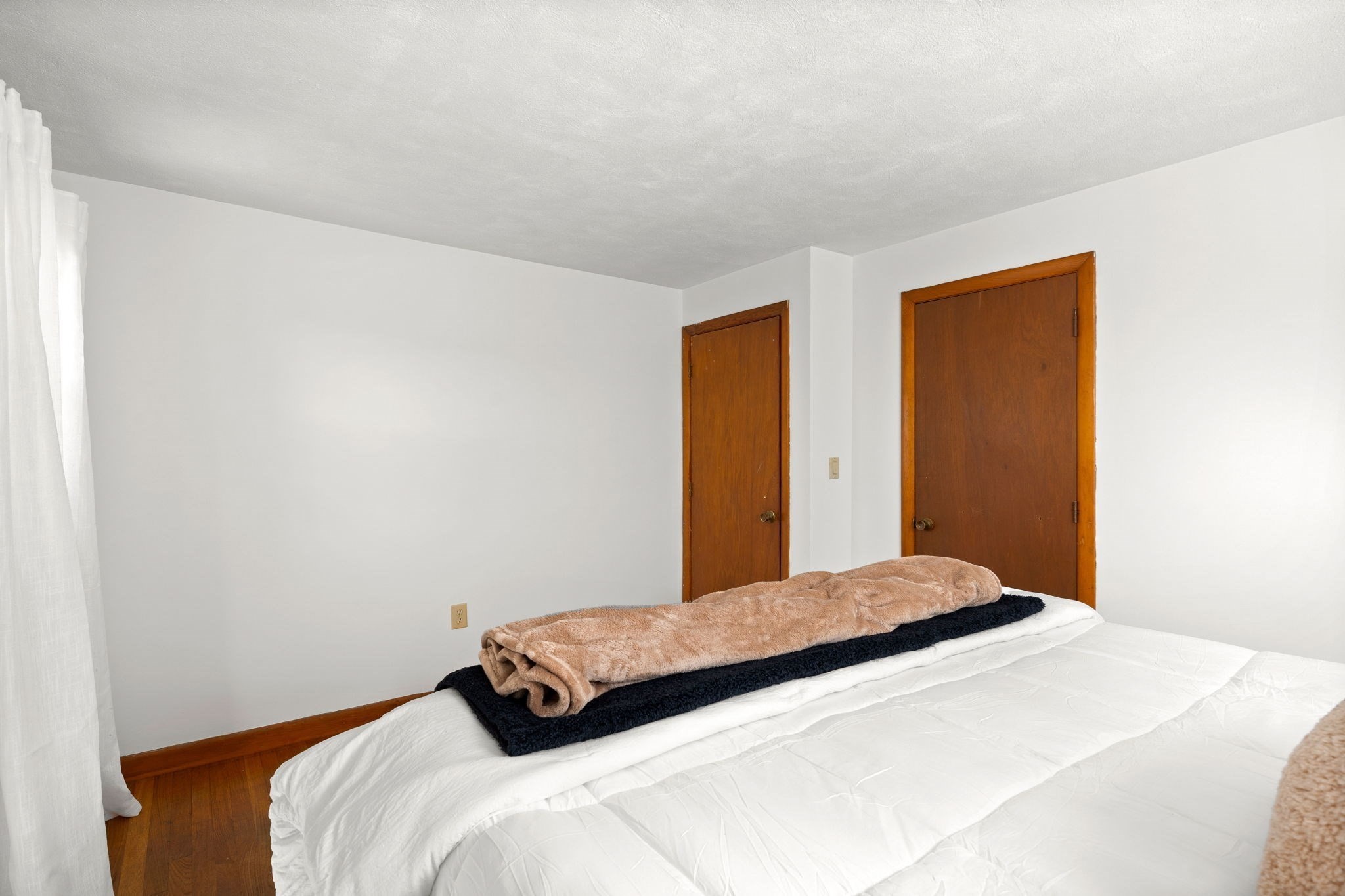 56 Skilton Ln Property Photo 19