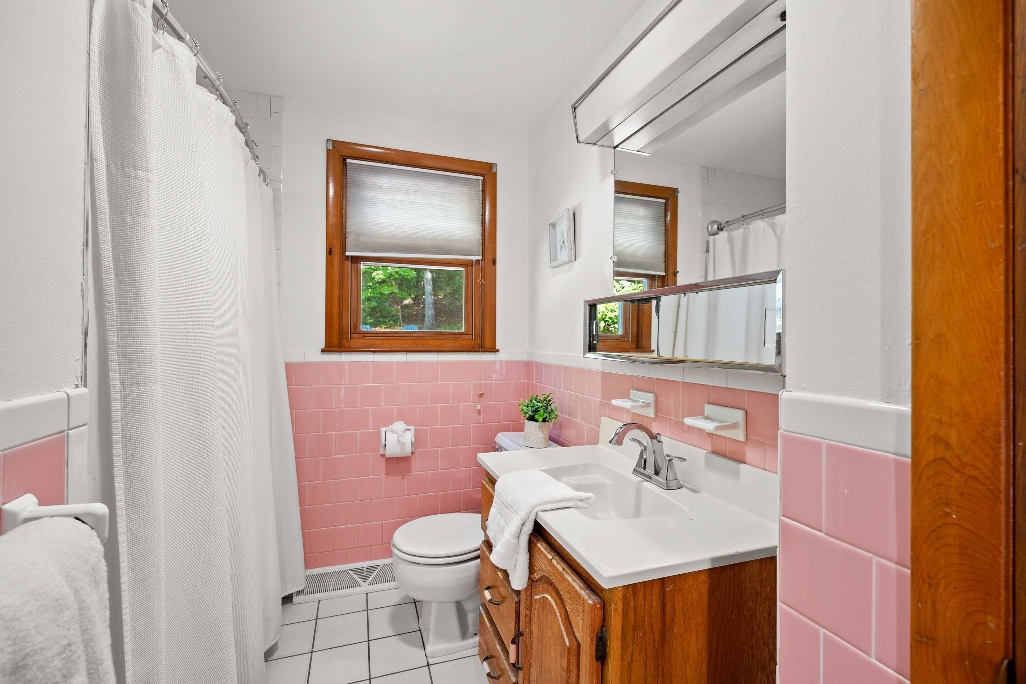 56 Skilton Ln Property Photo 24