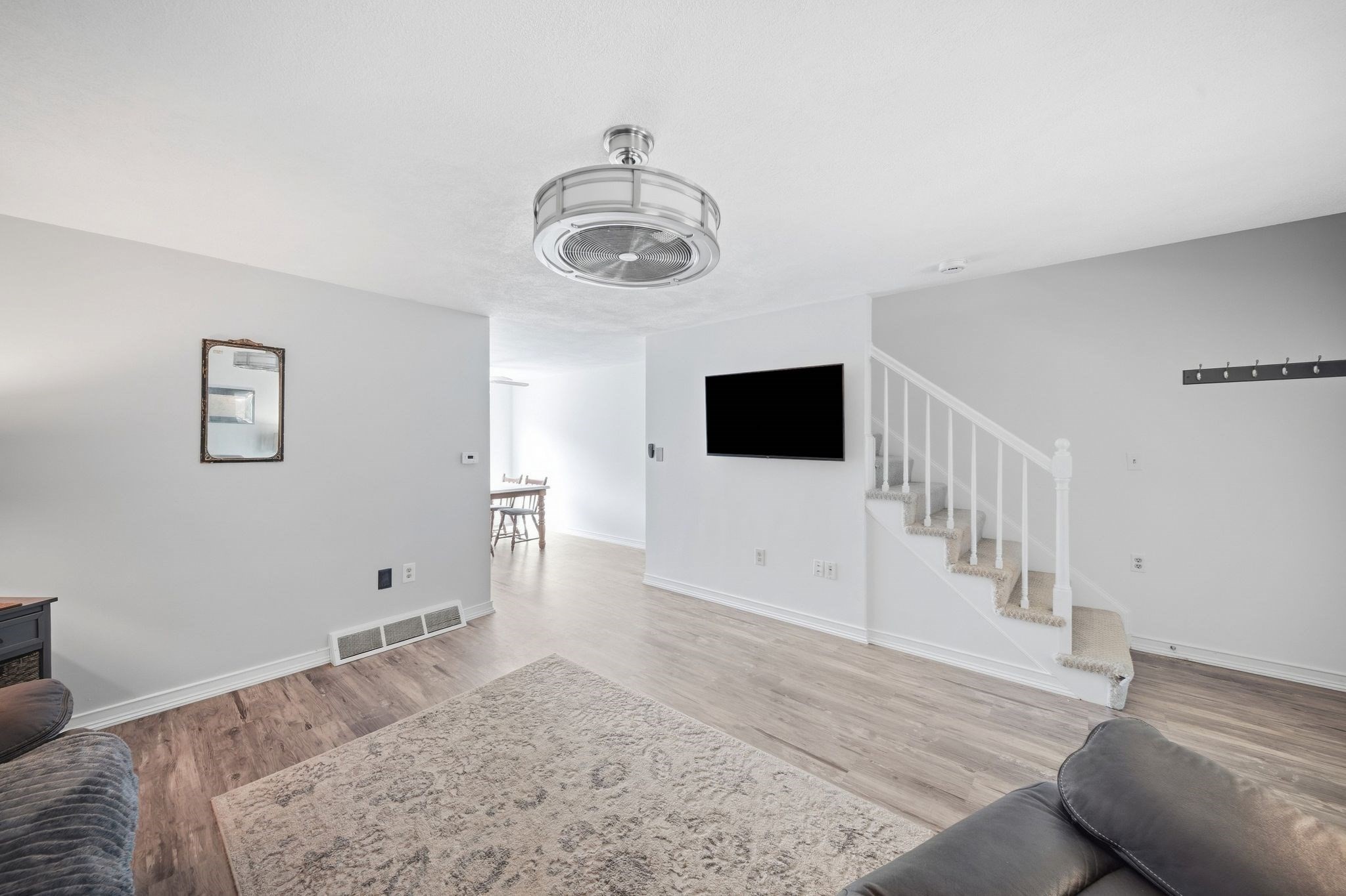 106 Park Ave W # D5 Property Photo 5