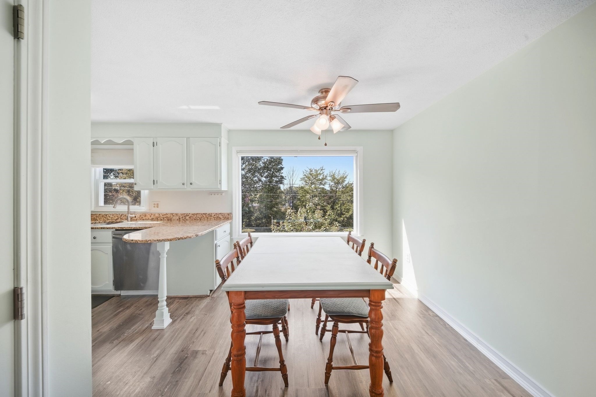 106 Park Ave W # D5 Property Photo 8