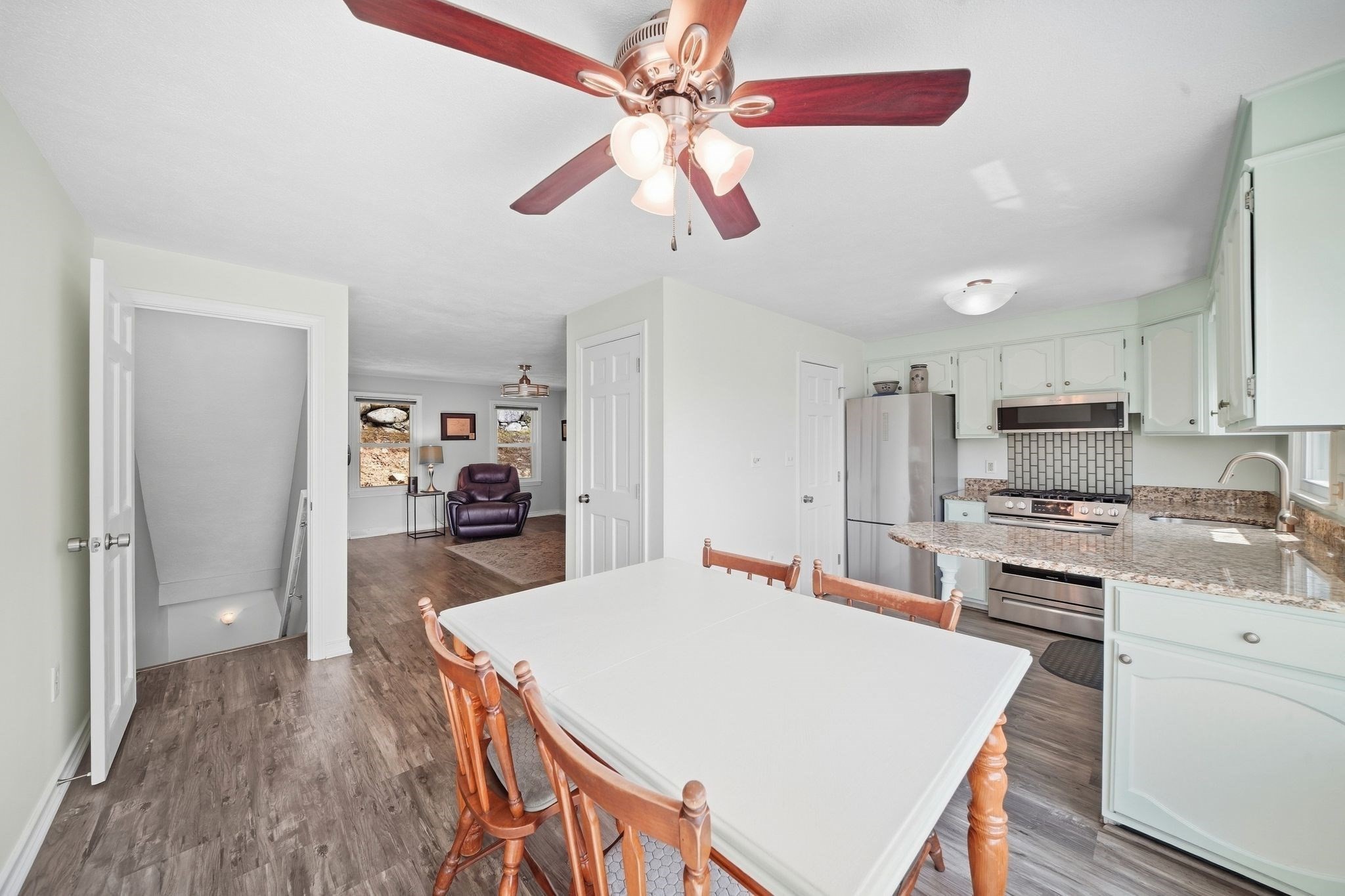 106 Park Ave W # D5 Property Photo 9