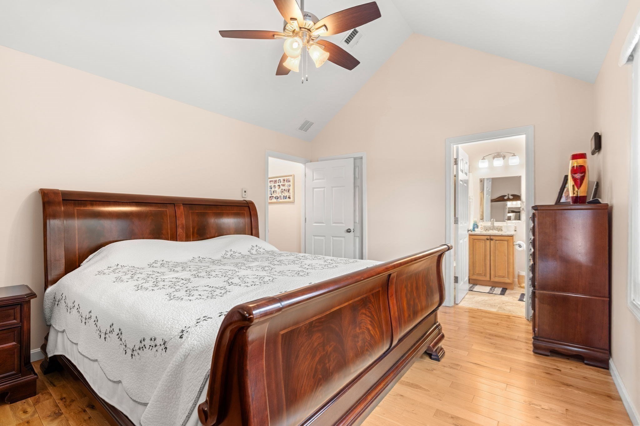 496 Hilldale Ave # 496 Property Photo 15