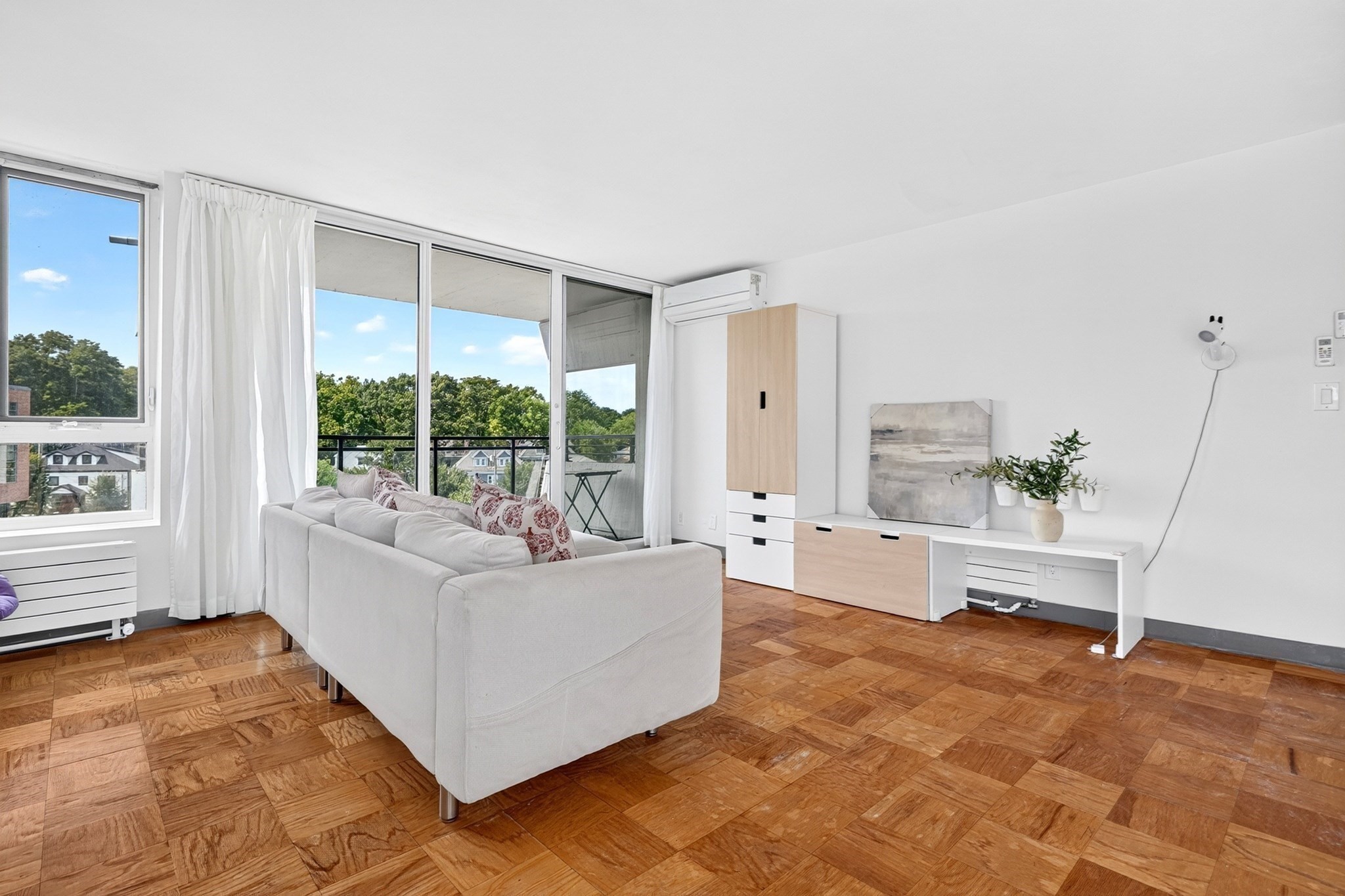 60 Babcock St # 32 Property Photo 3