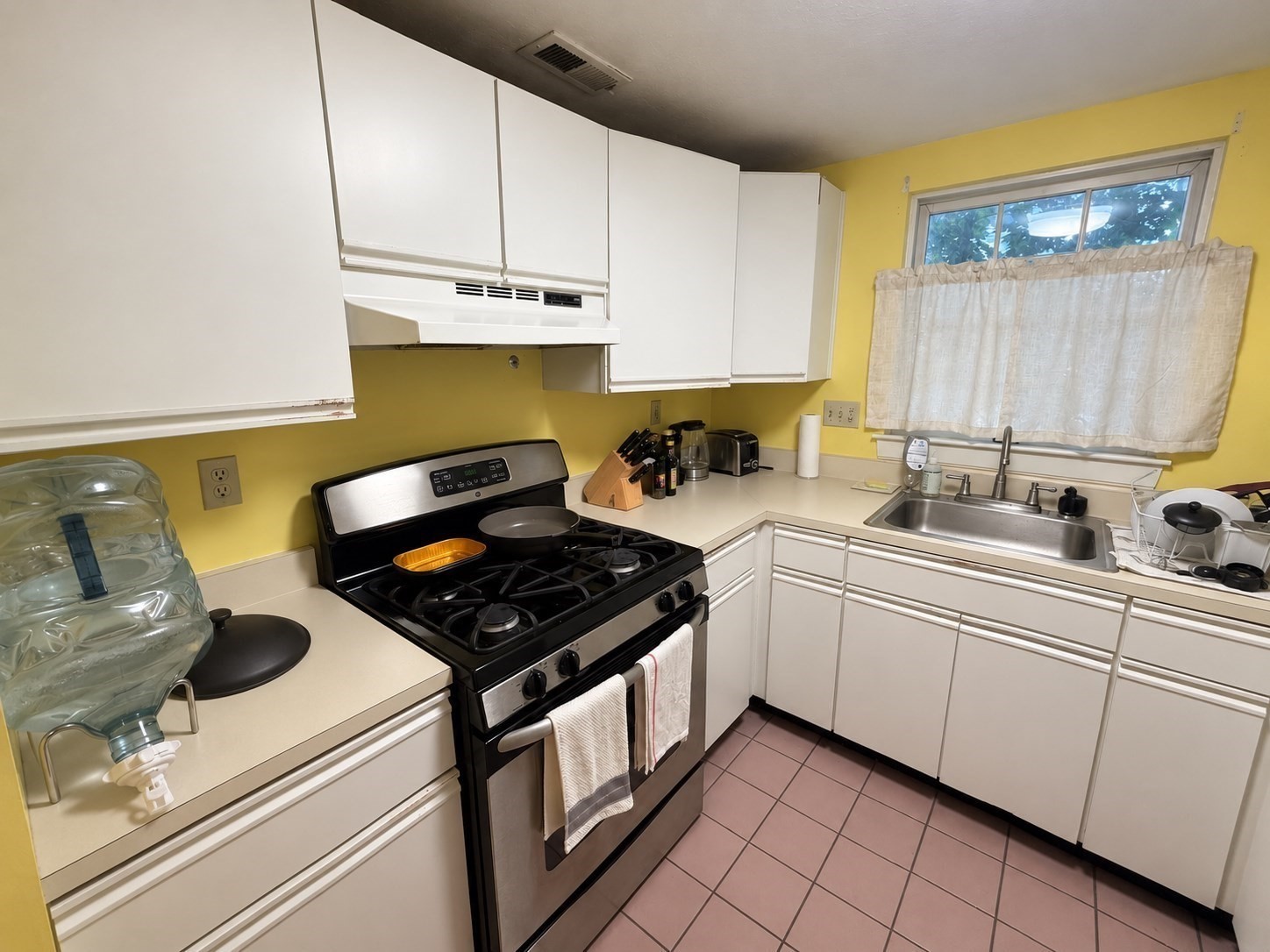 50 Ash Ave # A Property Photo 8