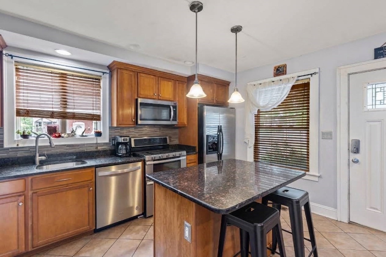 7 Kane St Property Photo 4