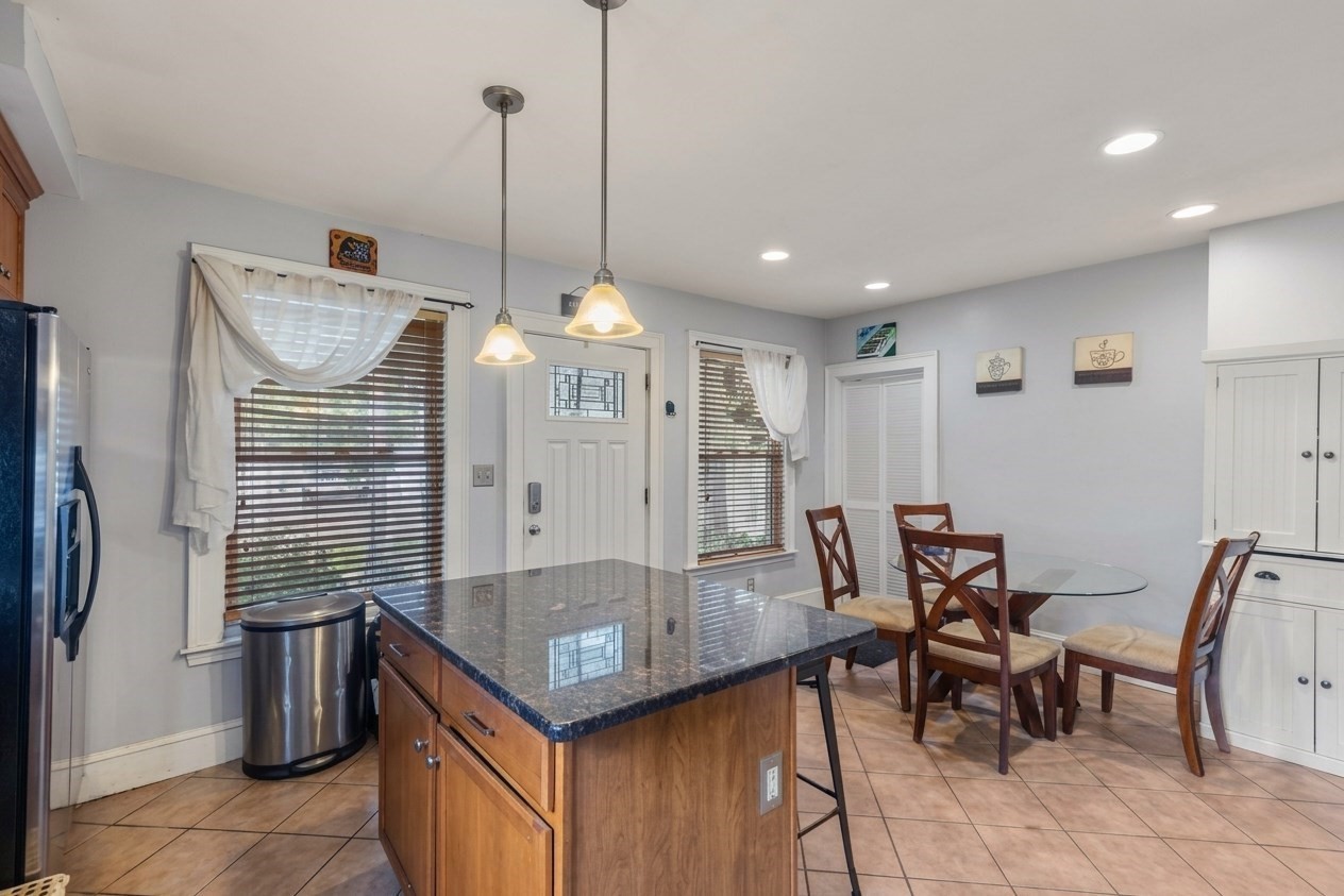 7 Kane St Property Photo 5