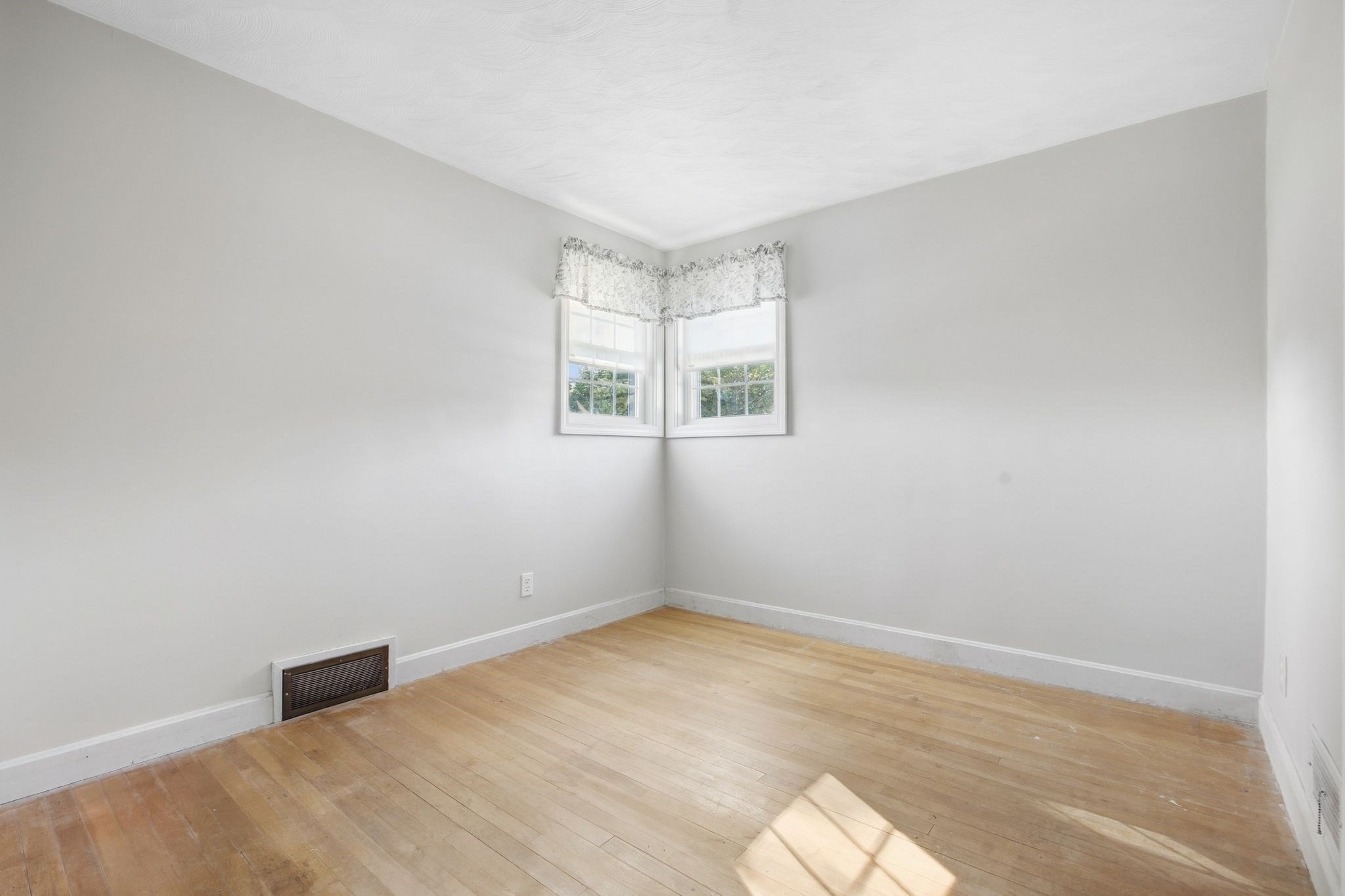 1259 Shawsheen St Property Photo 20