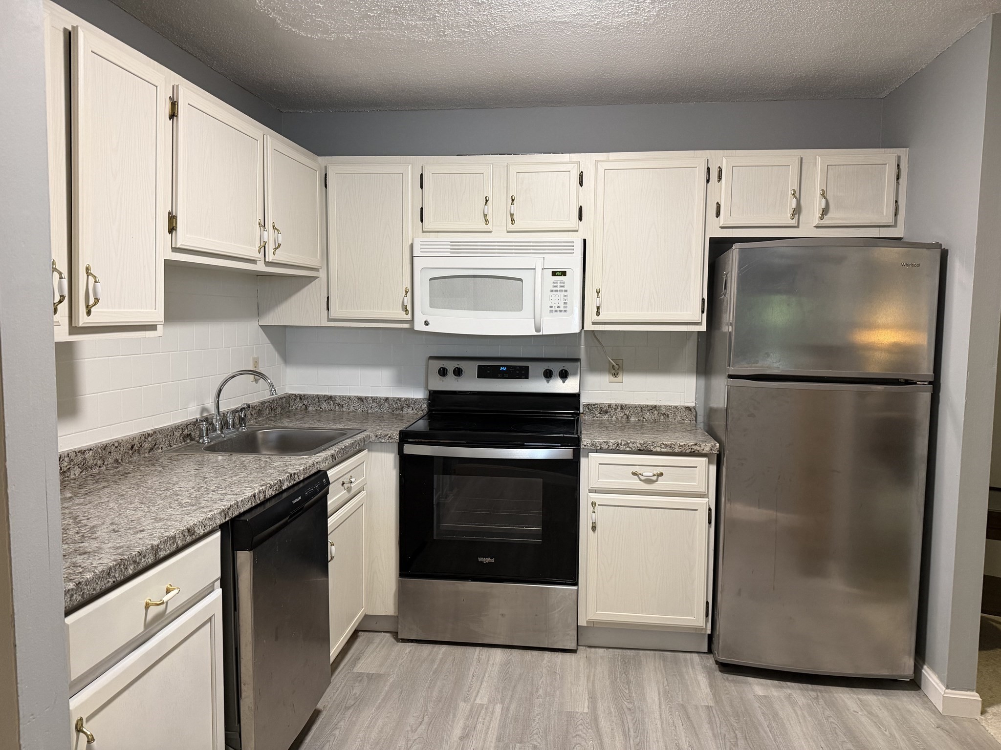 491 W Central St # D1 Property Photo 7