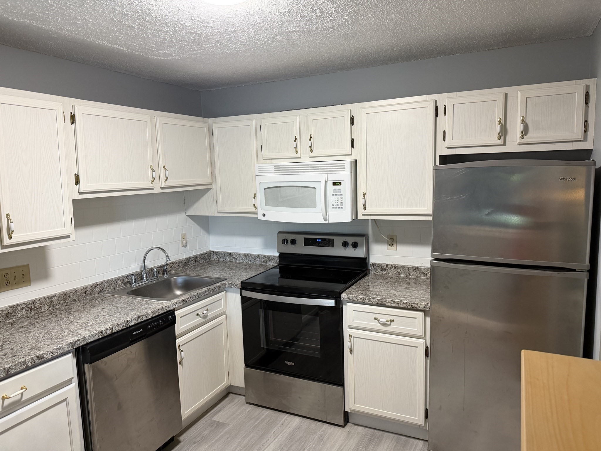 491 W Central St # D1 Property Photo 8