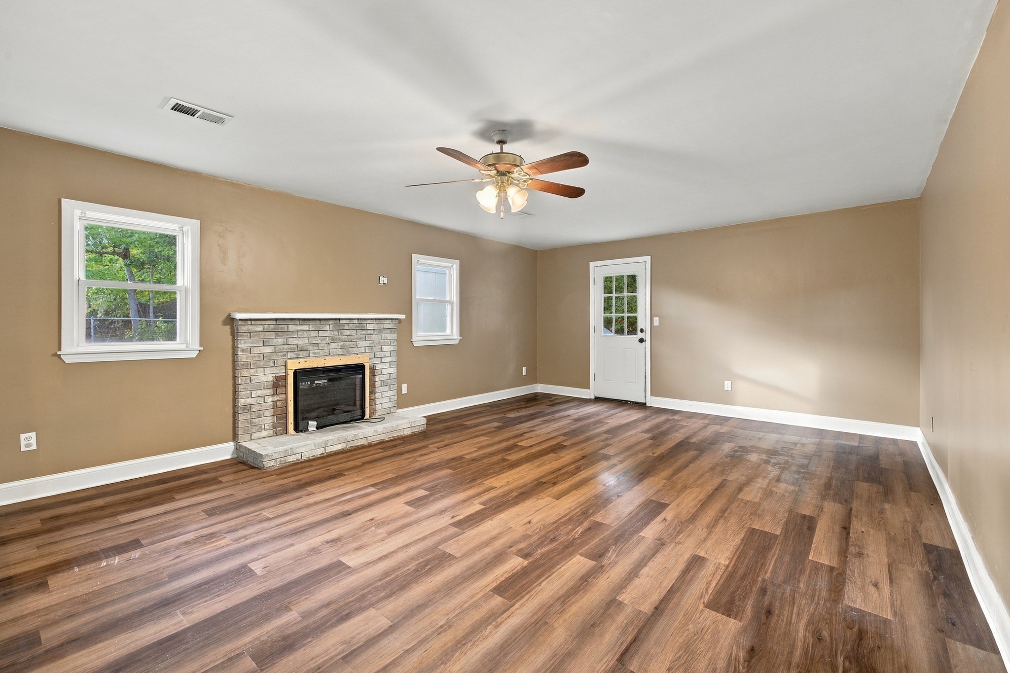 19 Waleco Rd Property Photo 12