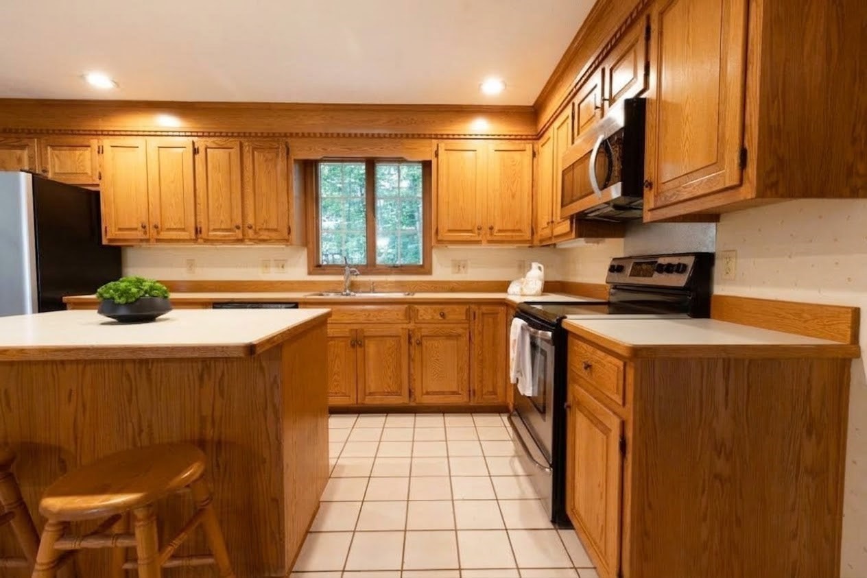 4 Mead Circle Property Photo 6