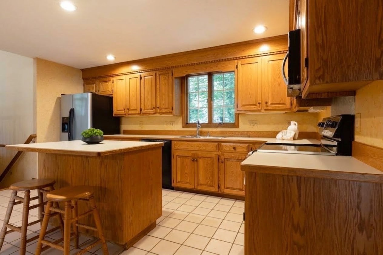 4 Mead Circle Property Photo 7