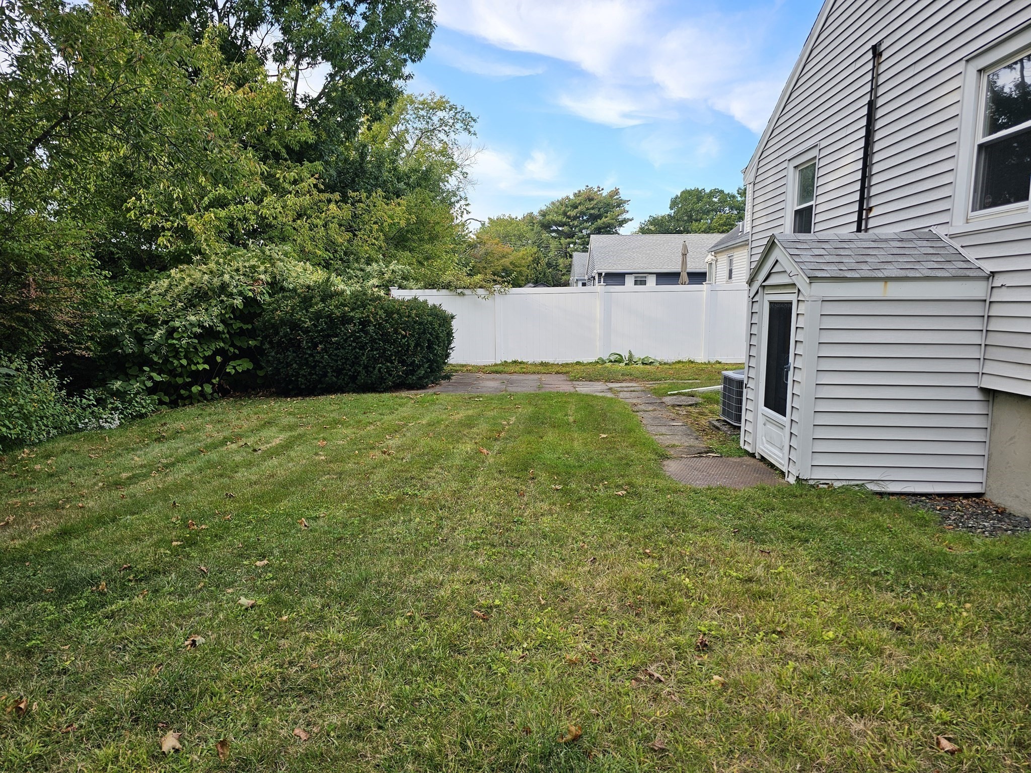 11 Tuttle Lane Property Photo 3