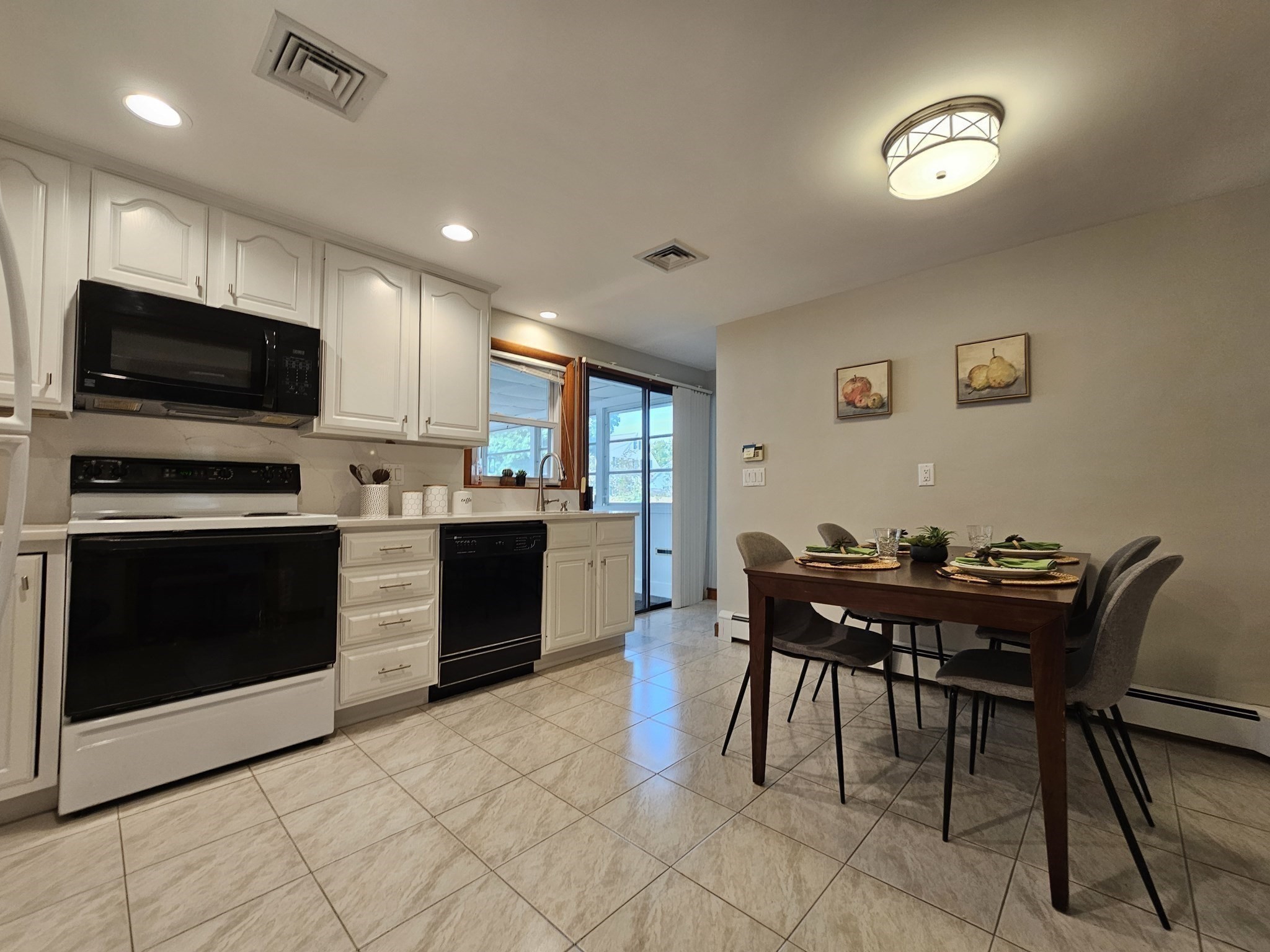 11 Tuttle Lane Property Photo 11