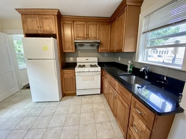 42 Henshaw St # 1 Property Photo 2