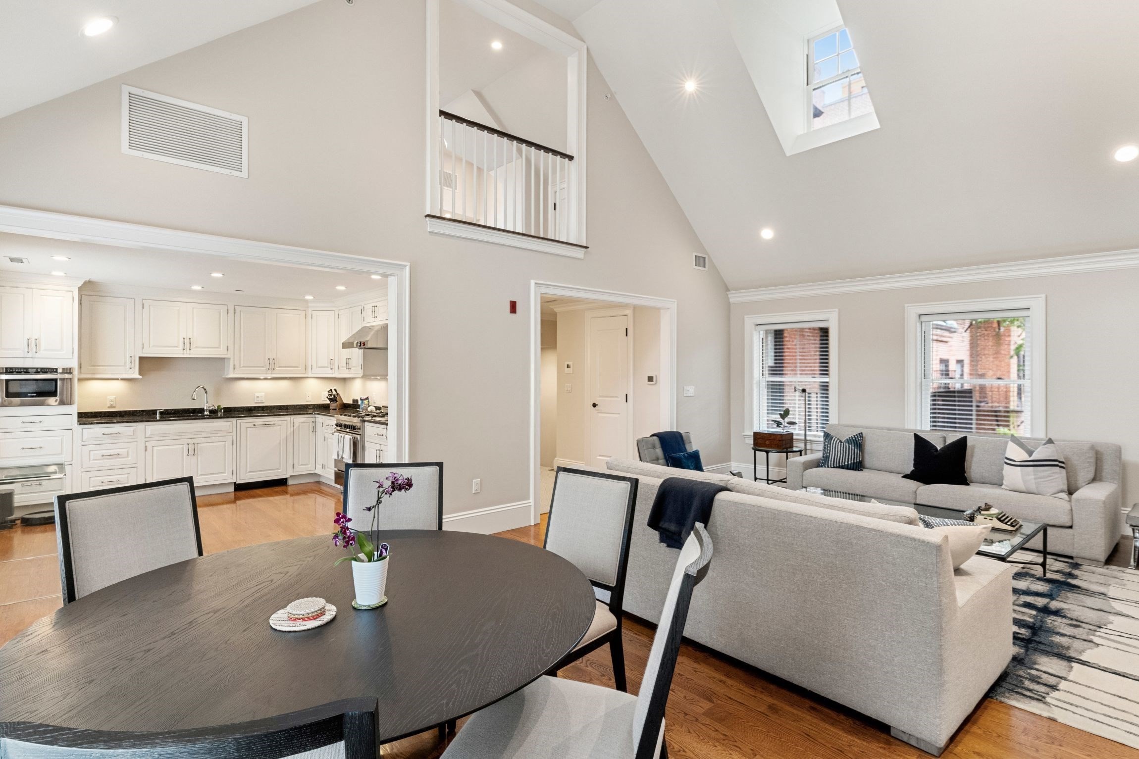 31 Mount Vernon St # 4 Property Photo 6